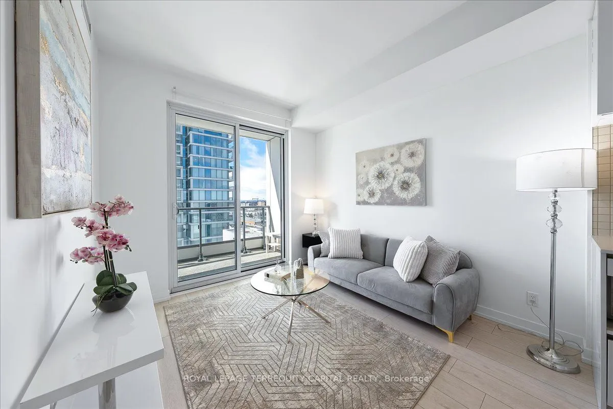 950 Portage Parkway, #1110