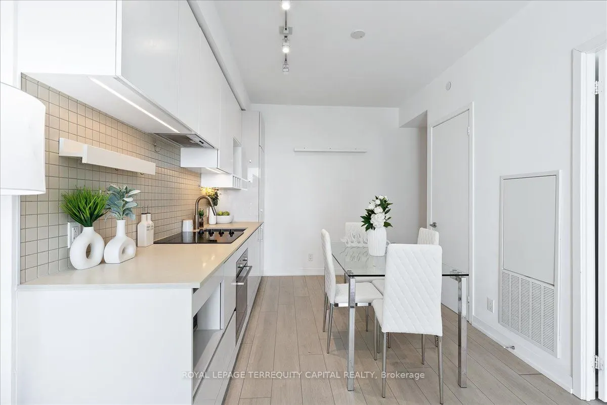 950 Portage Parkway, #1110