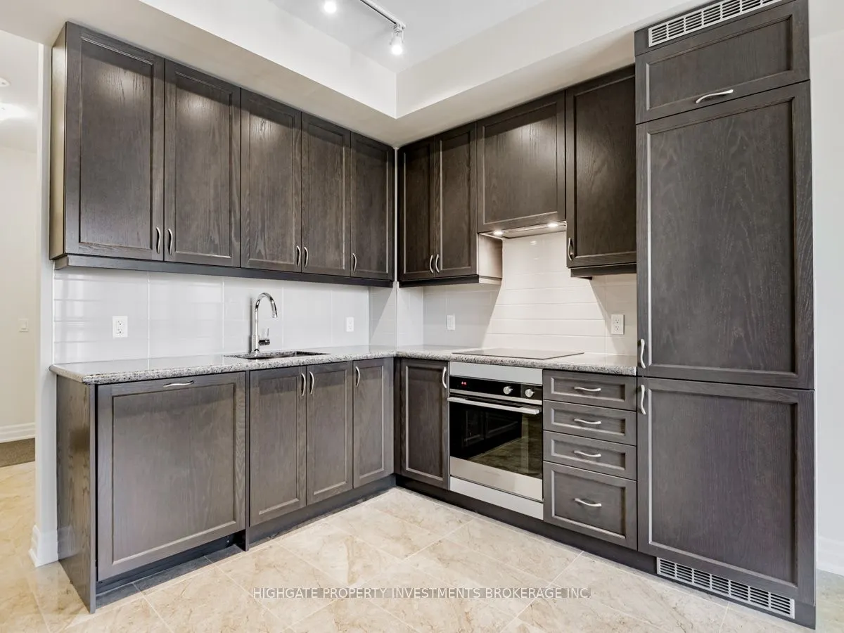 9085 Jane Street, #501