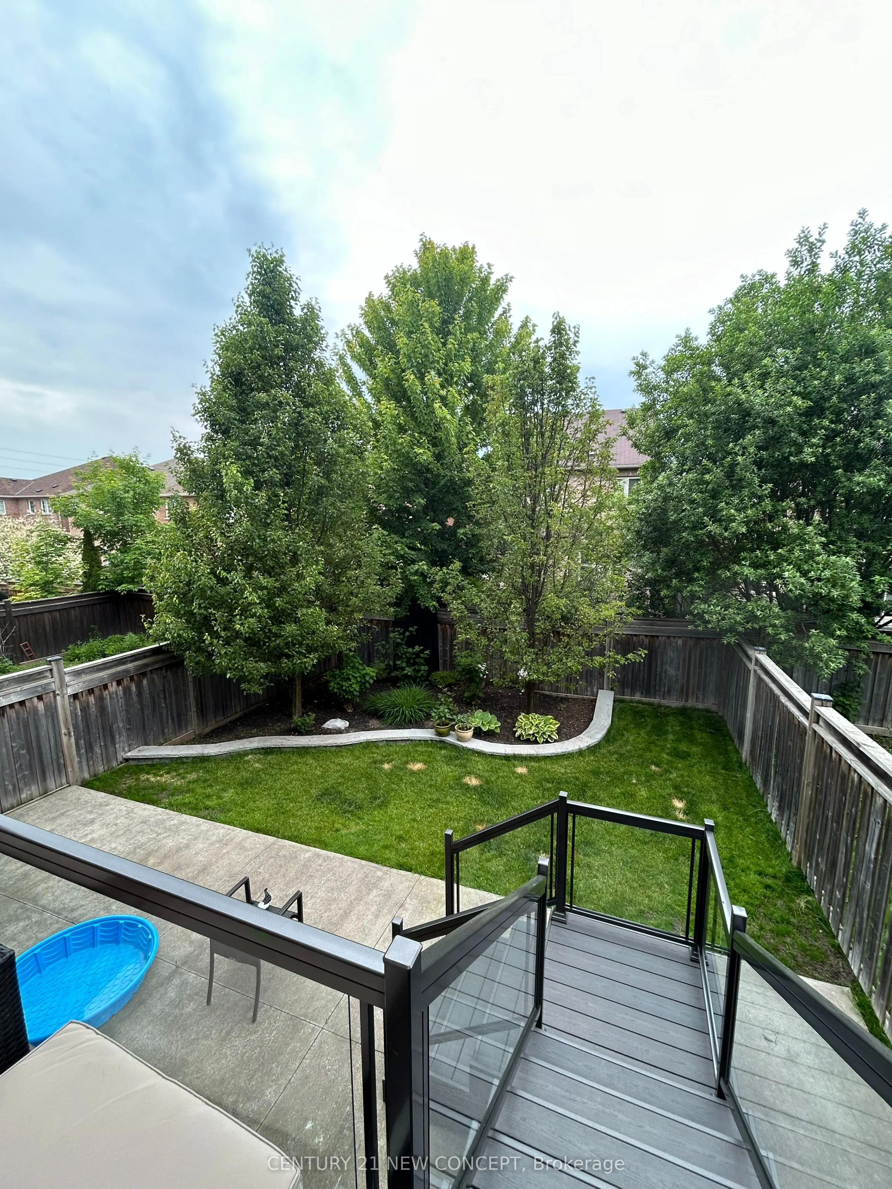 24 Reynolds Crescent