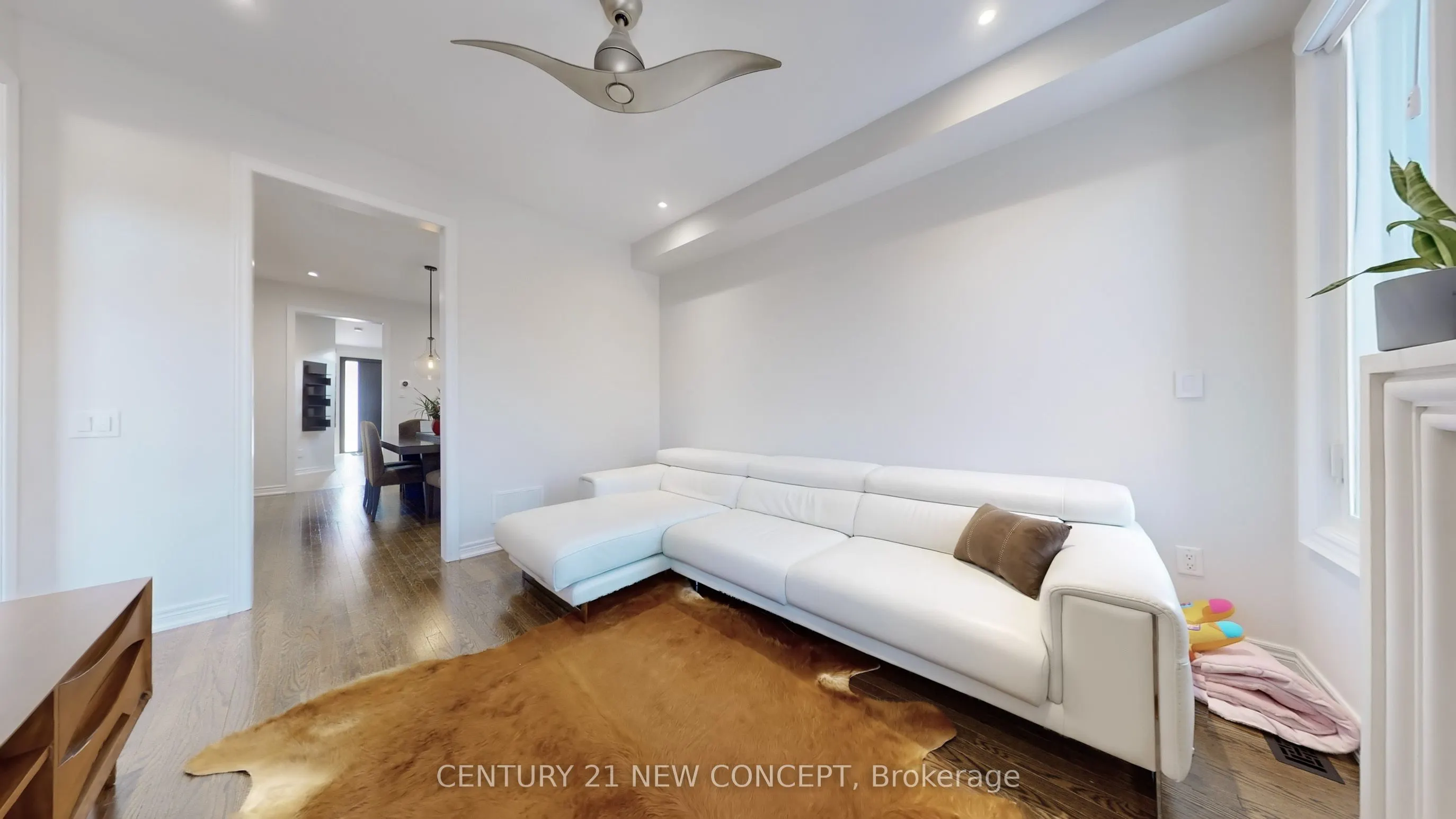 24 Reynolds Crescent