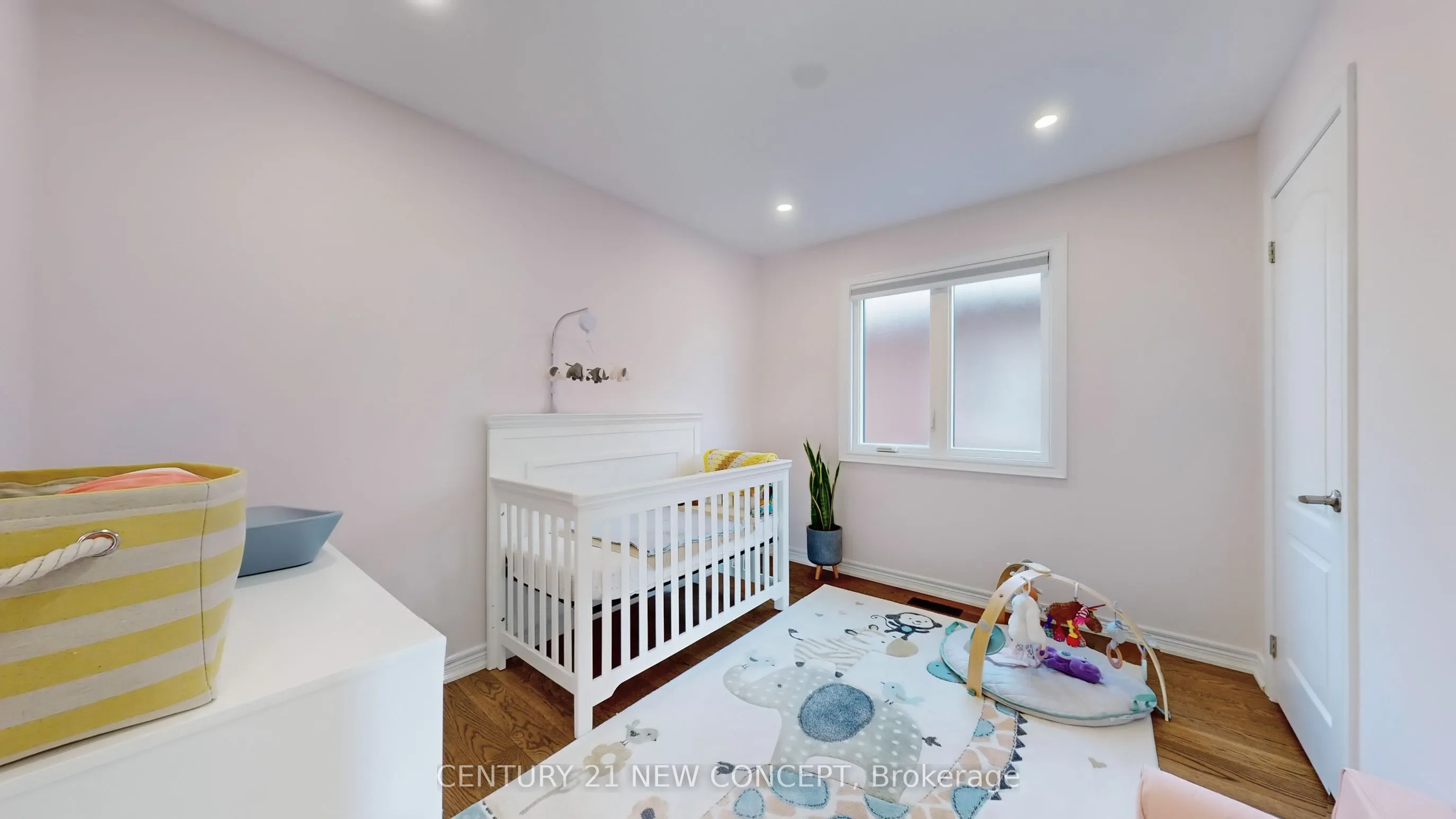 24 Reynolds Crescent