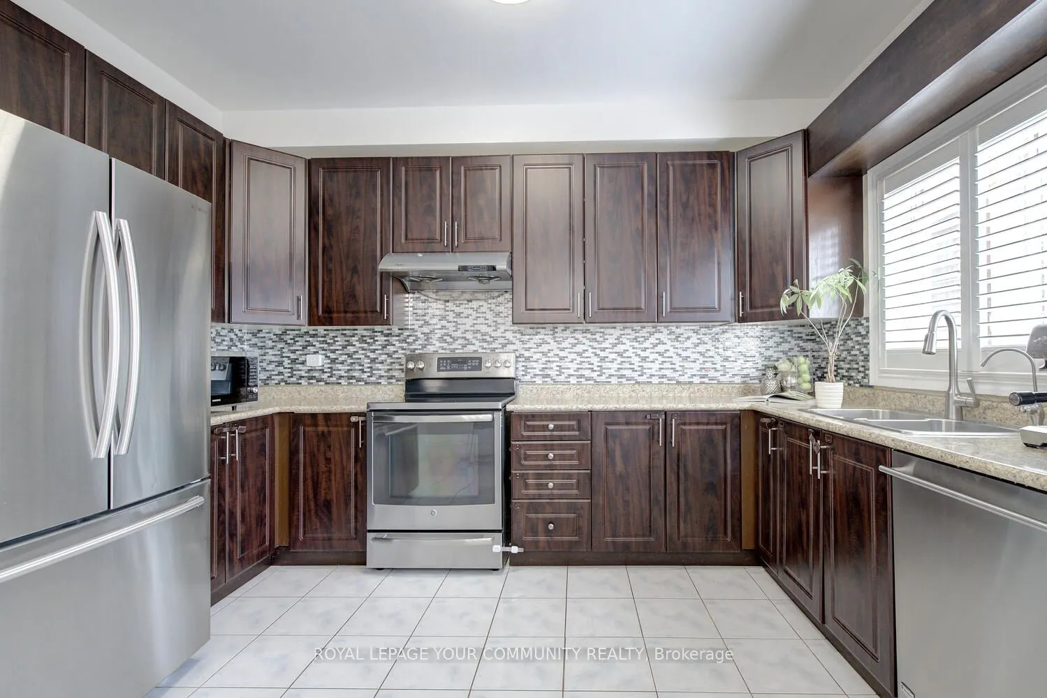 164 Chayna Crescent
