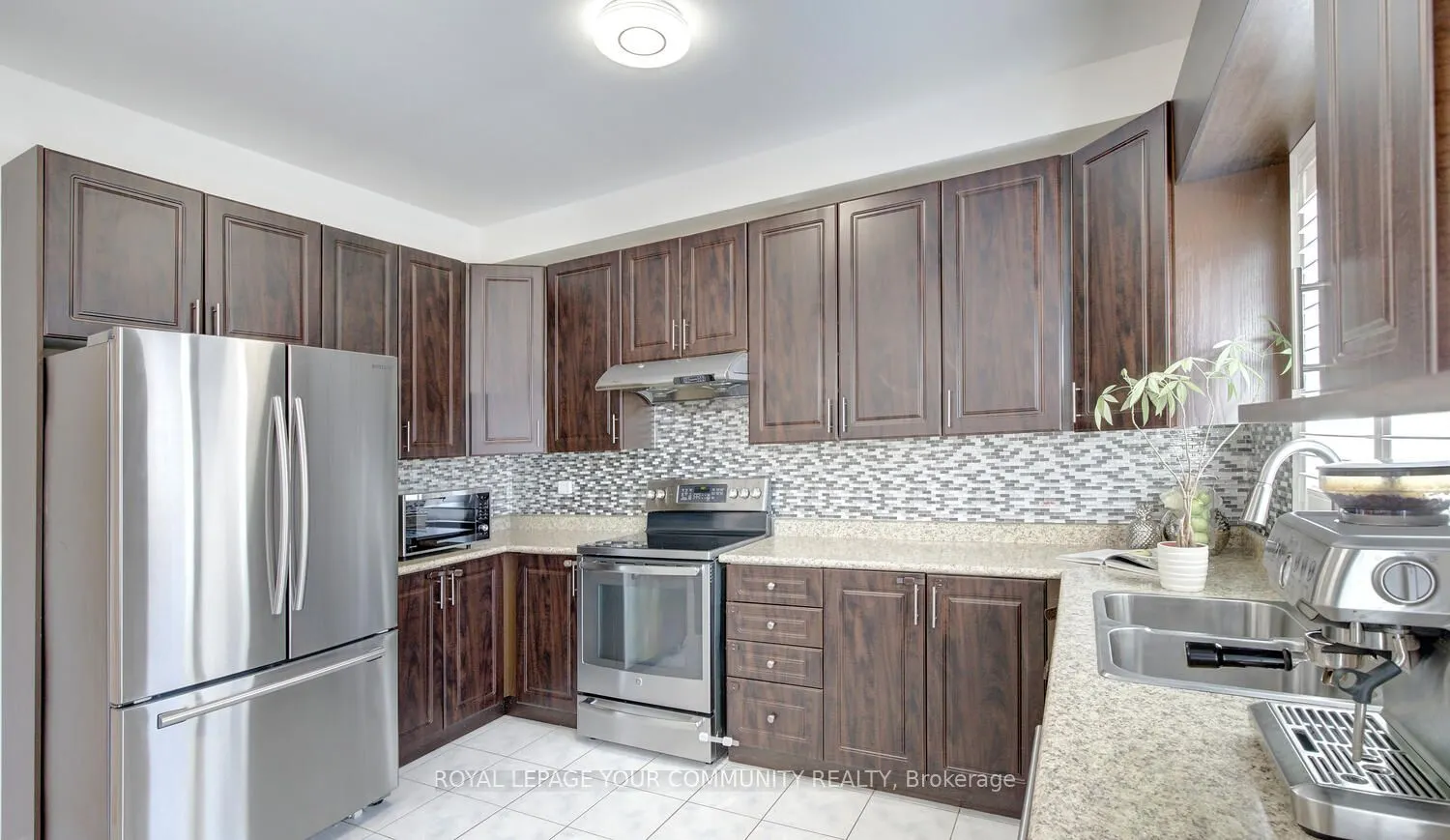 164 Chayna Crescent