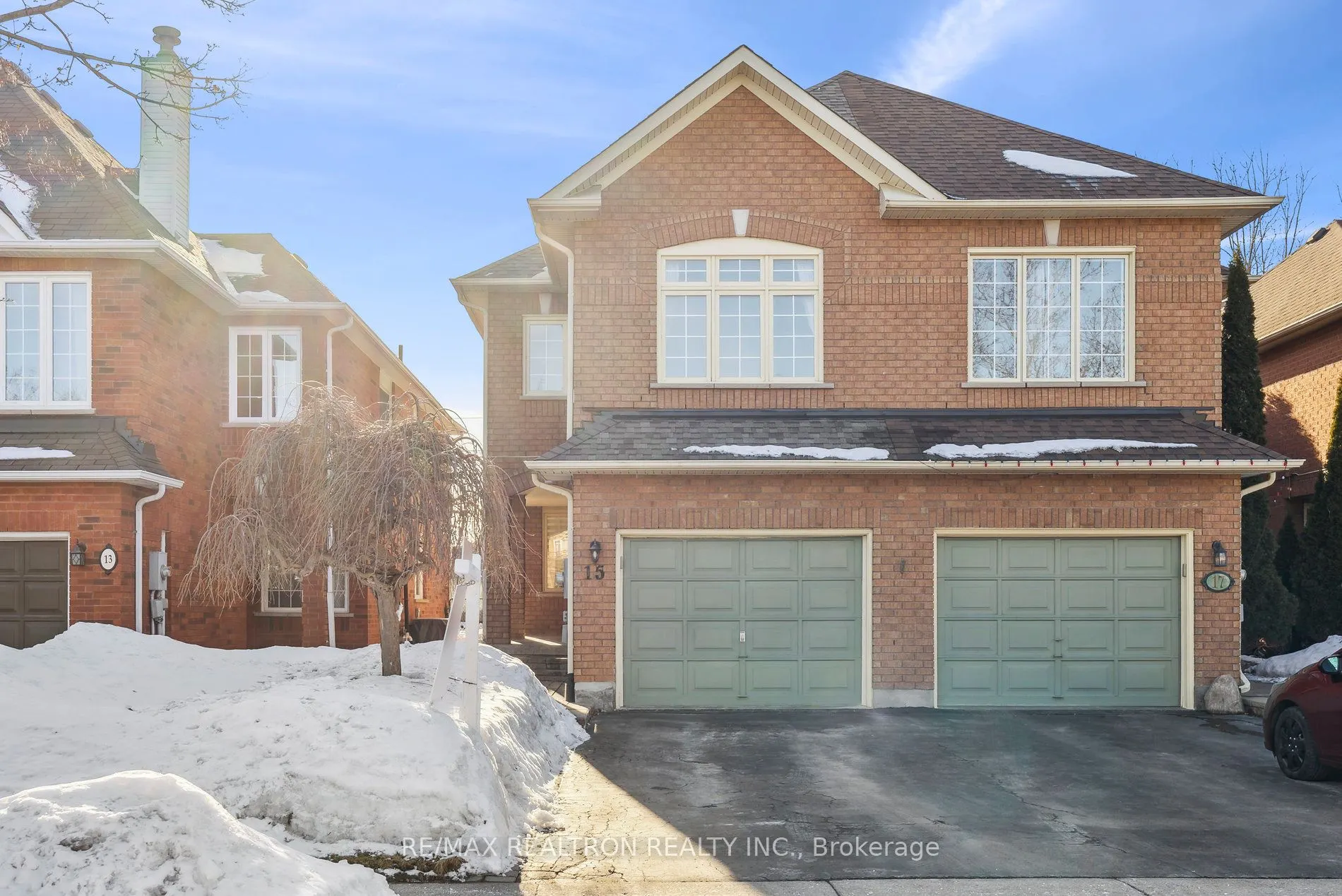 15 Widdifield Avenue