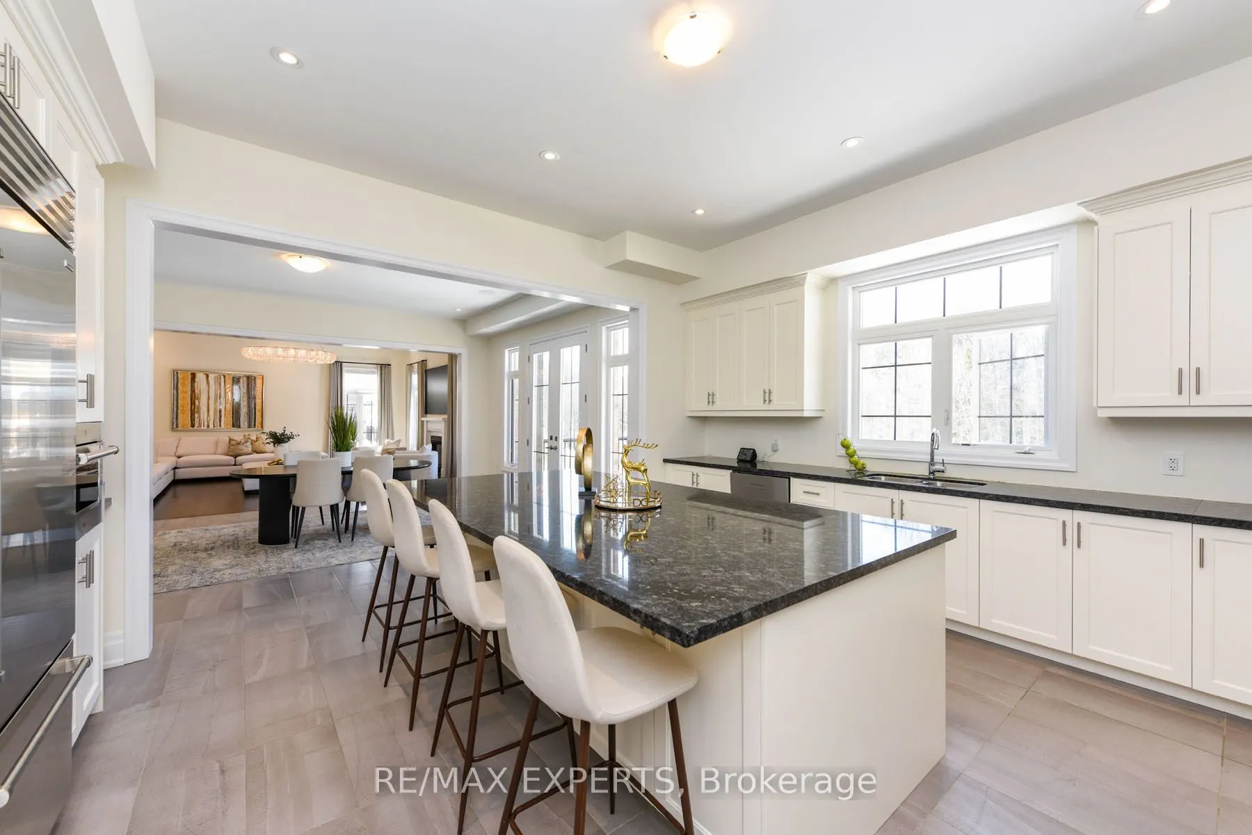 30 Enclave Court NW