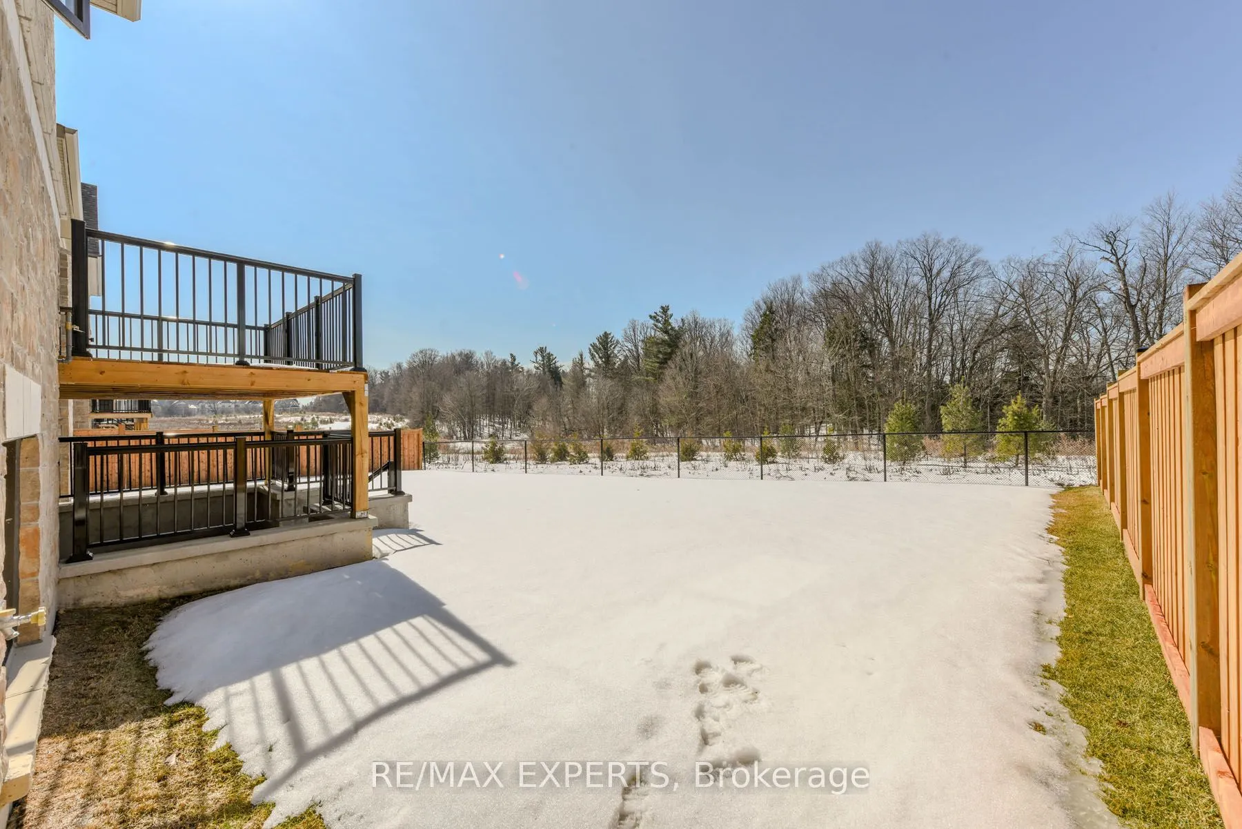 30 Enclave Court NW