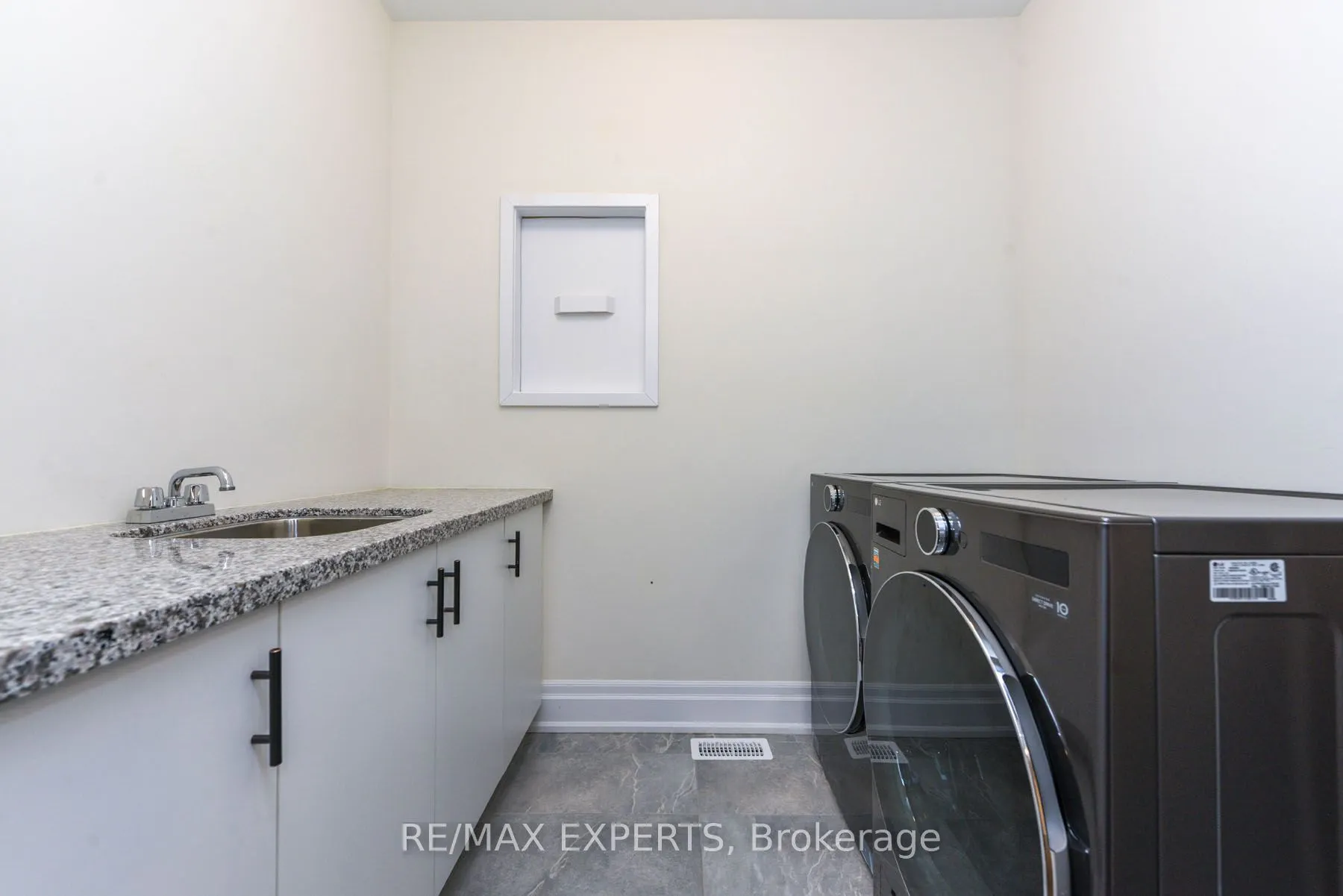 30 Enclave Court NW