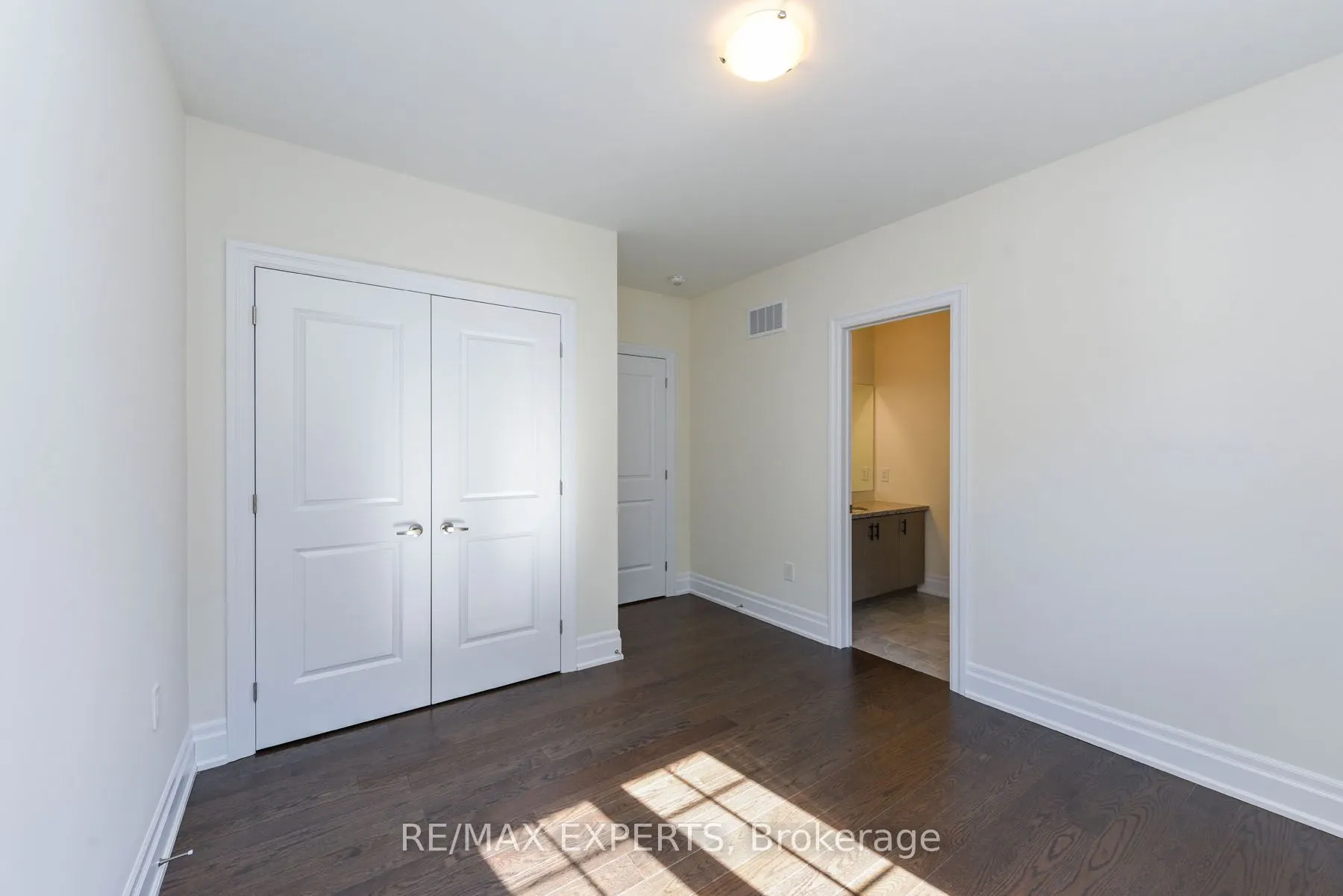 30 Enclave Court NW