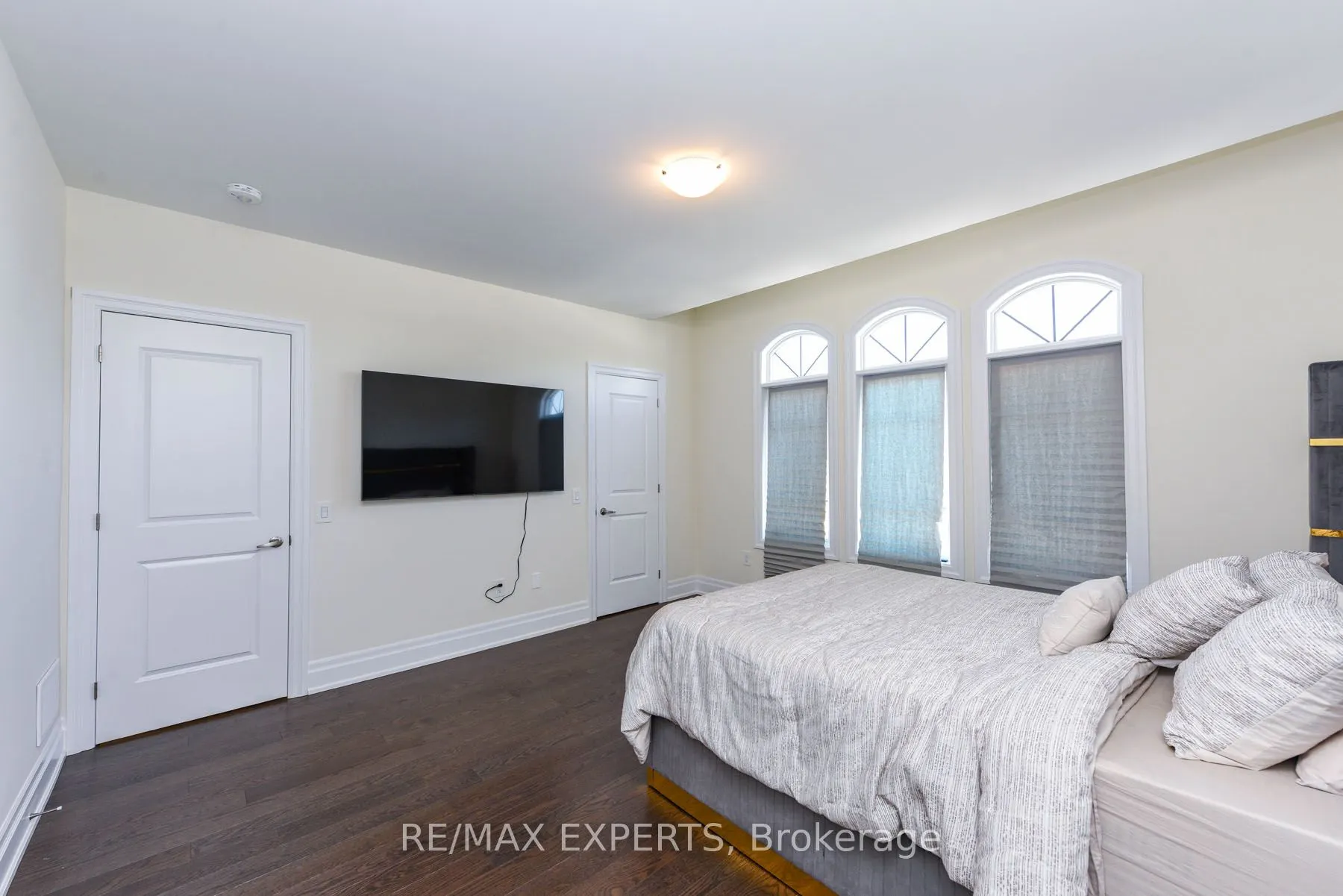 30 Enclave Court NW
