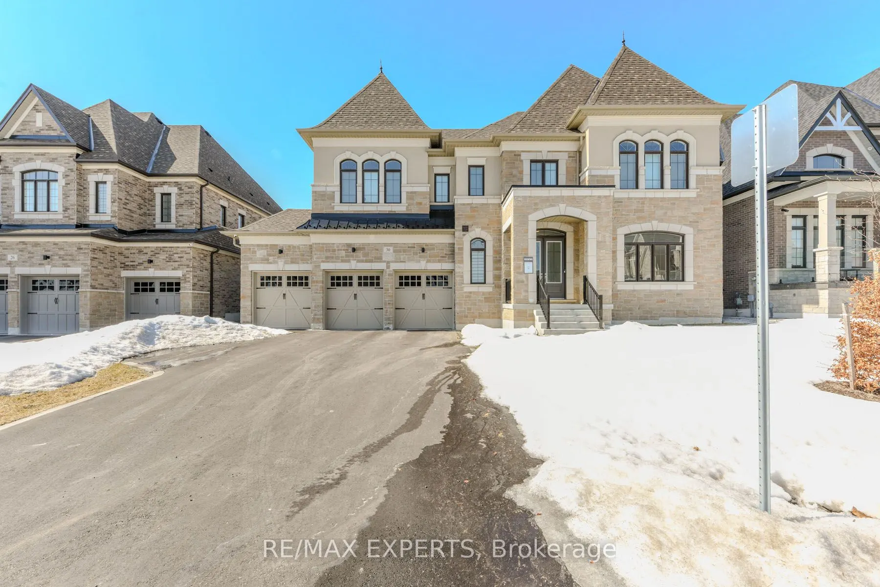 30 Enclave Court NW