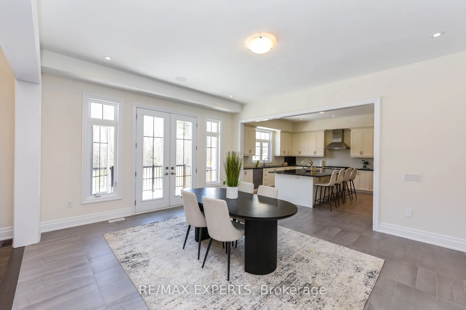 30 Enclave Court NW