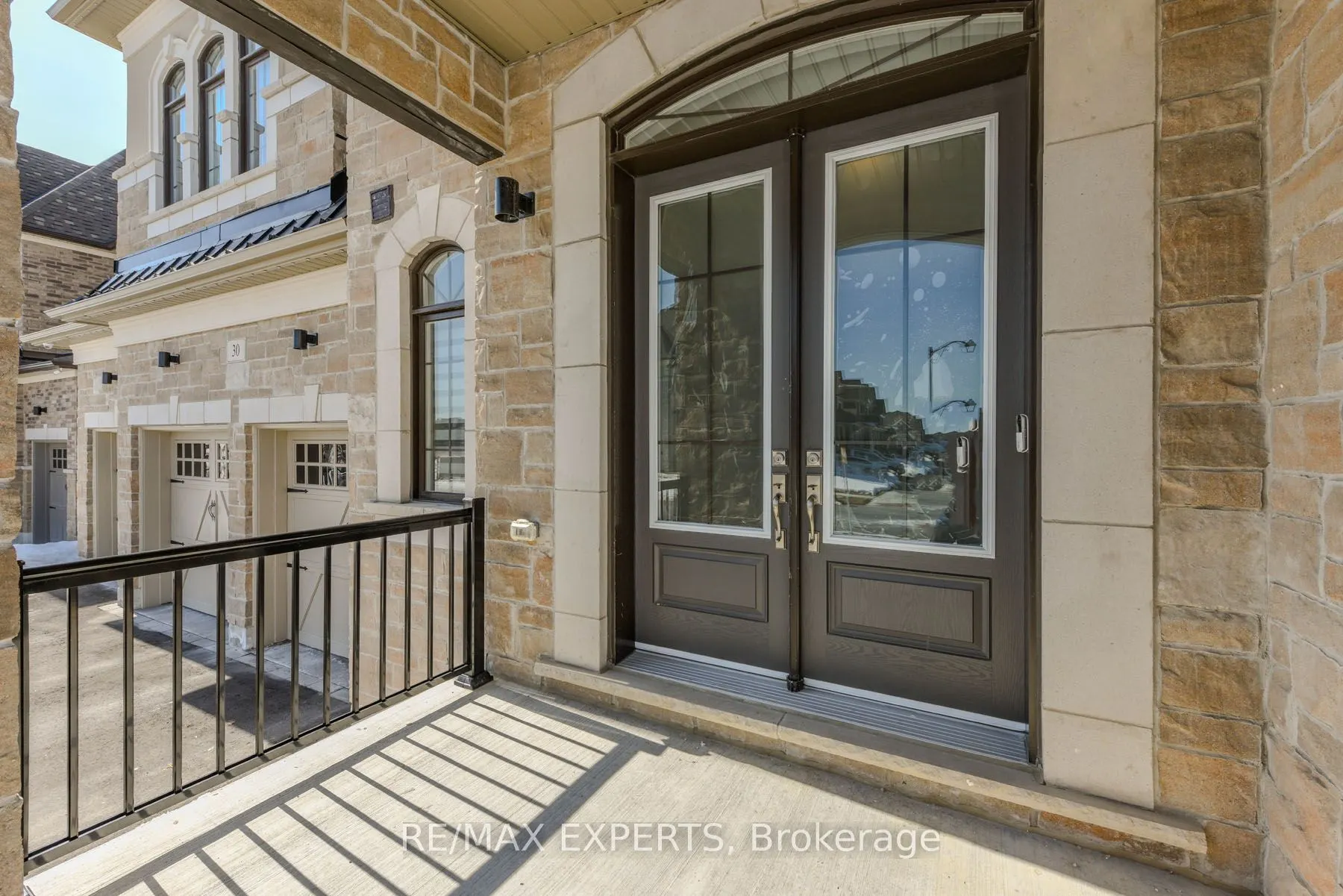 30 Enclave Court NW