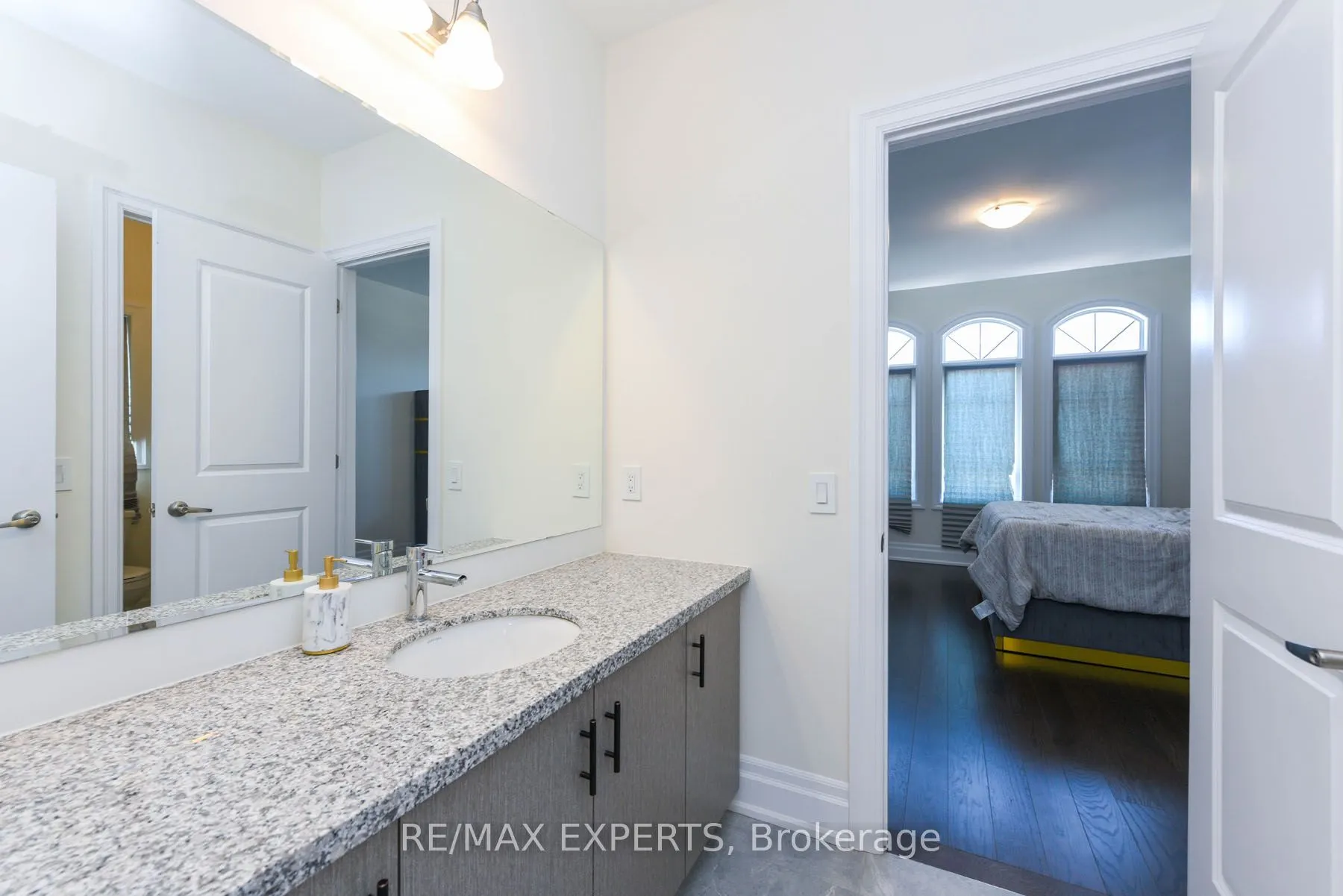 30 Enclave Court NW