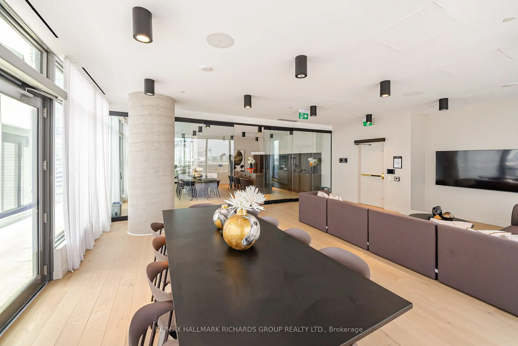 1000 Portage Parkway, #517