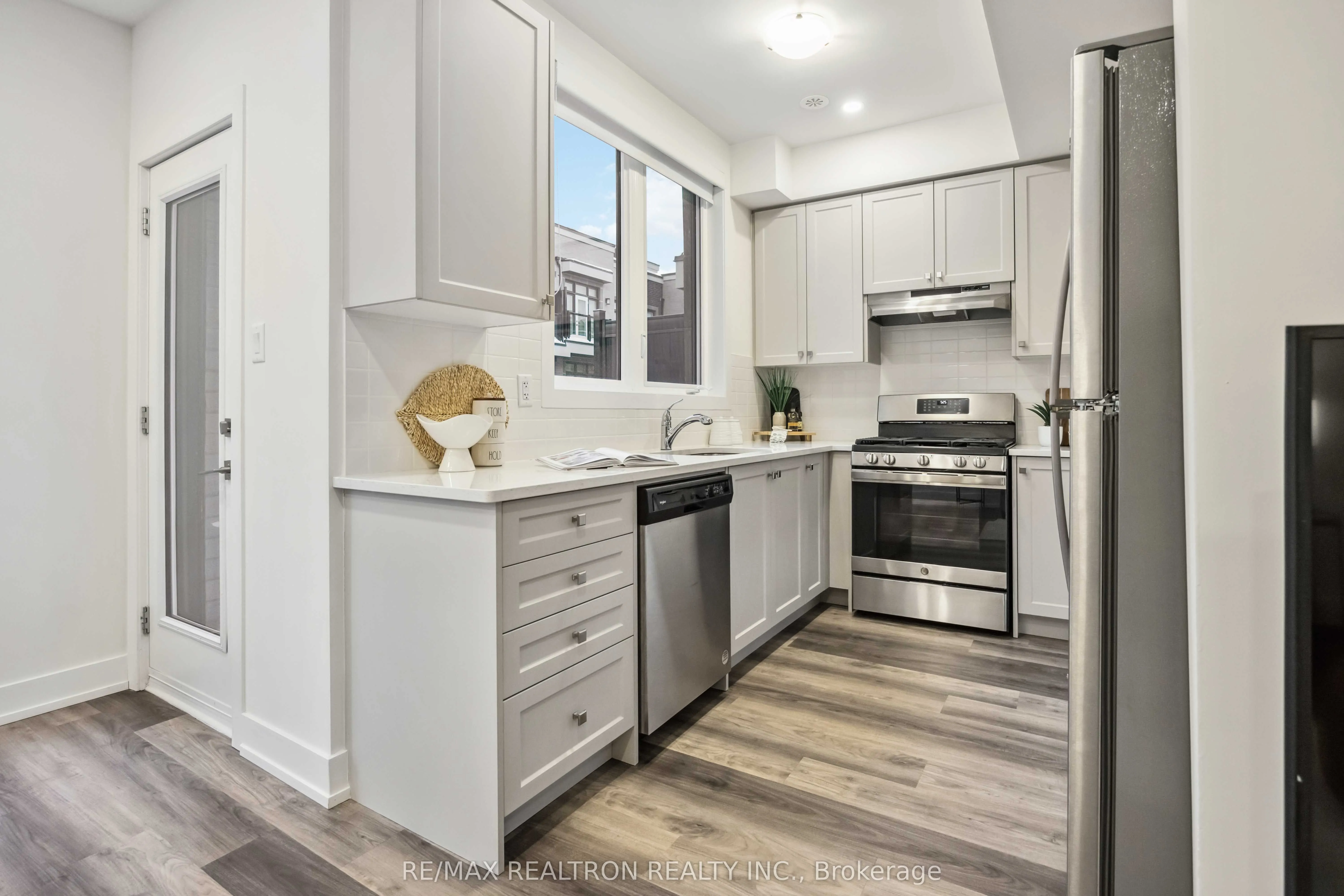 12860 Yonge Street W, #3