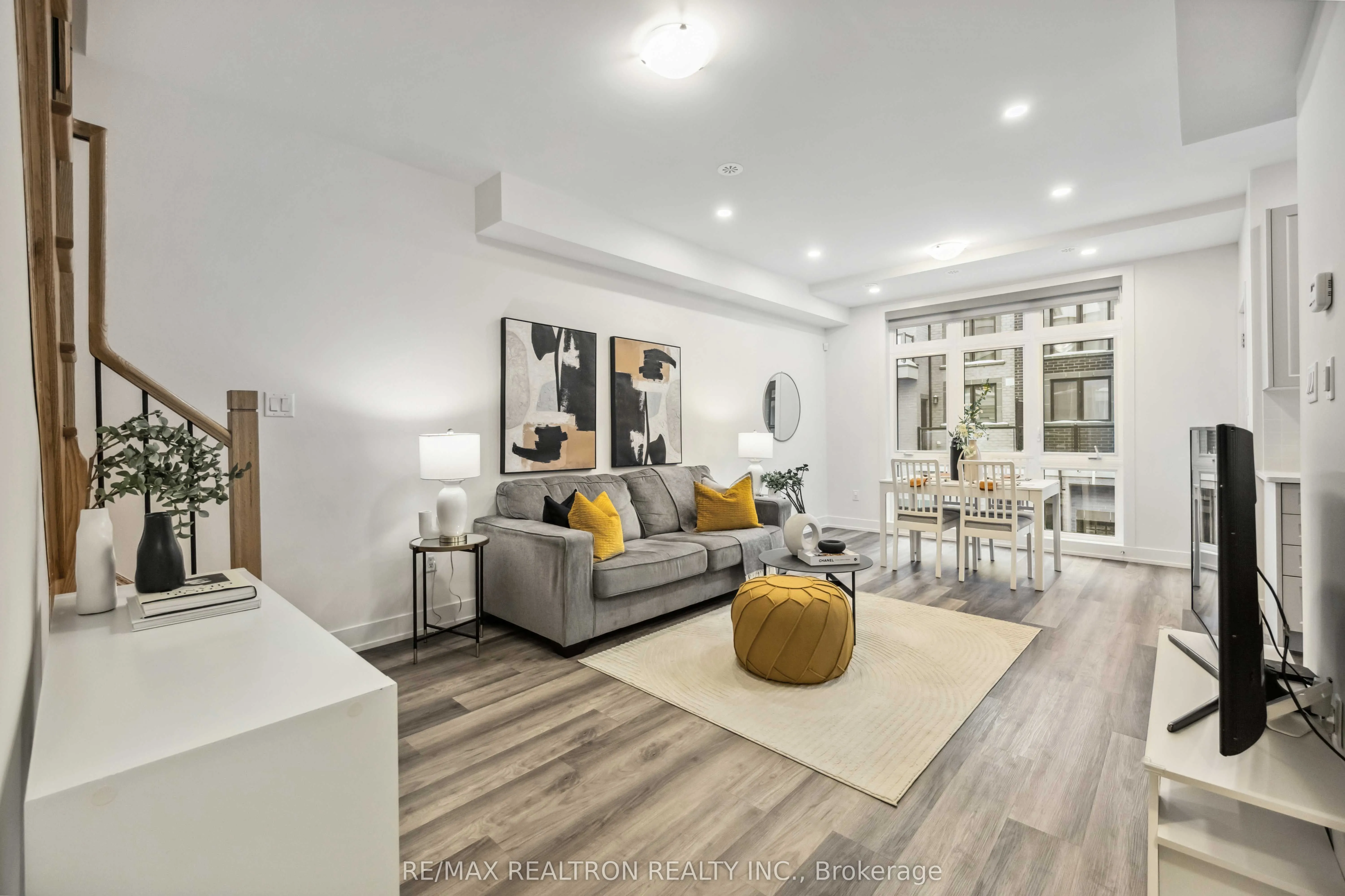12860 Yonge Street W, #3