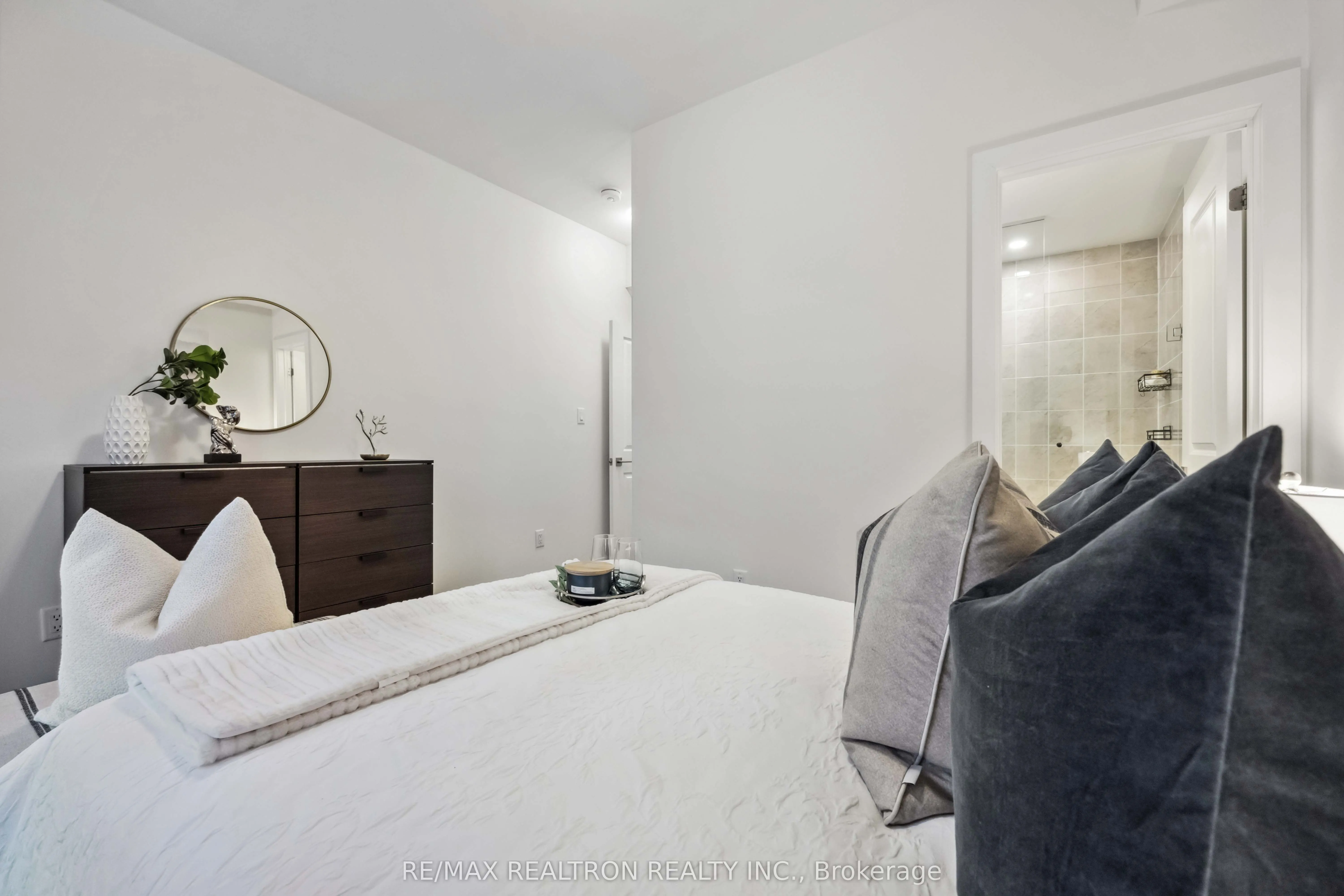12860 Yonge Street W, #3