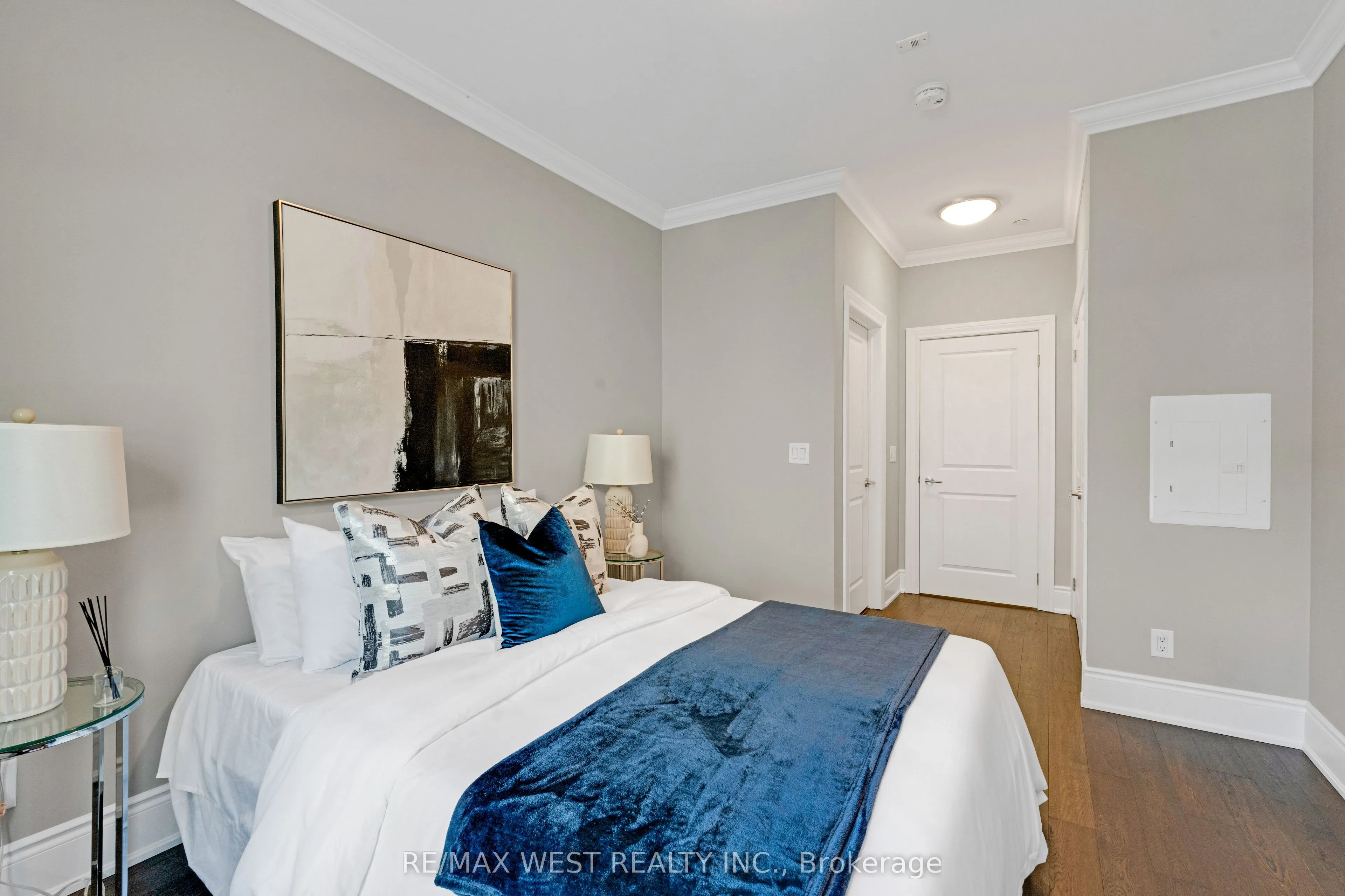 10360 Islington Avenue, #201