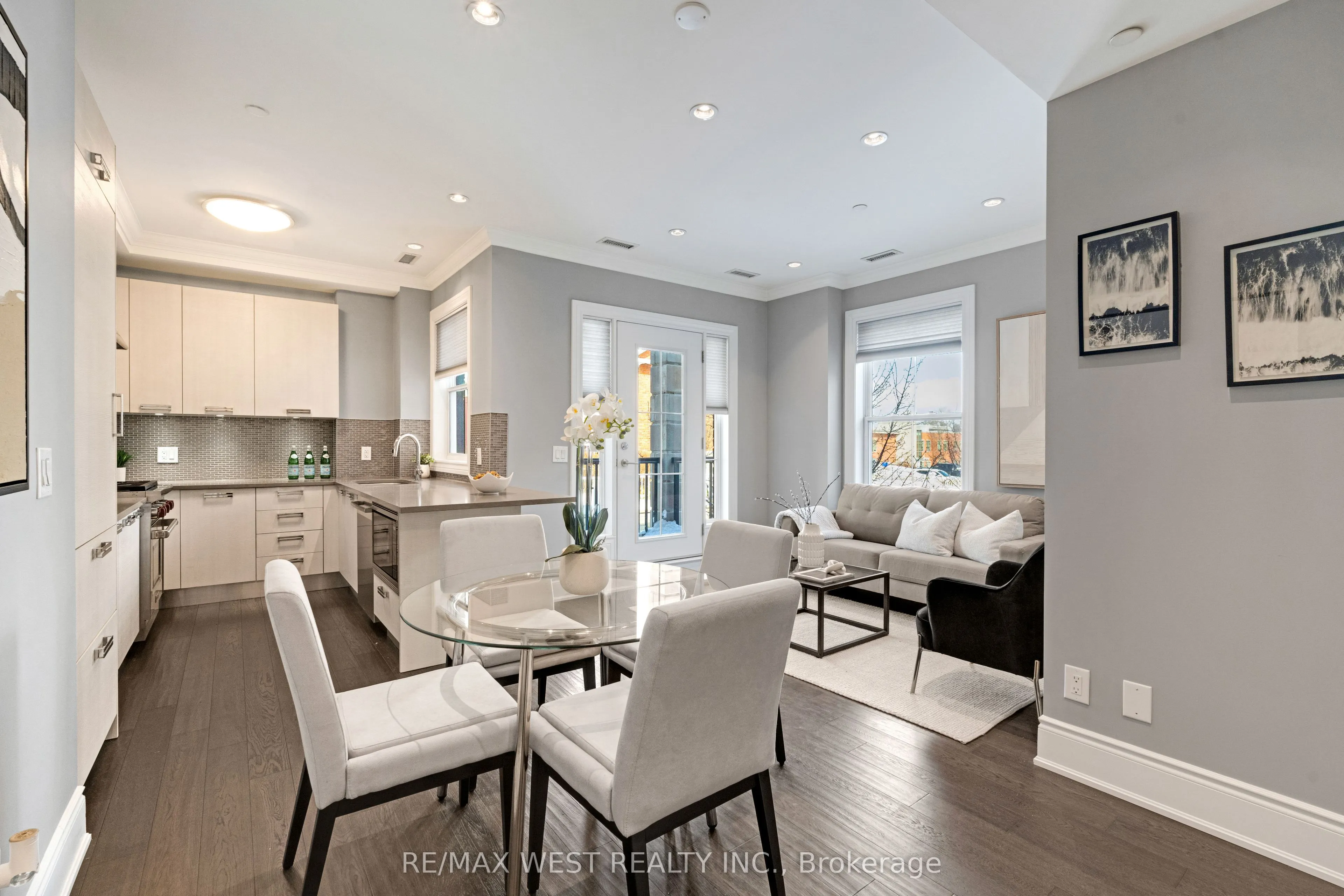 10360 Islington Avenue, #201