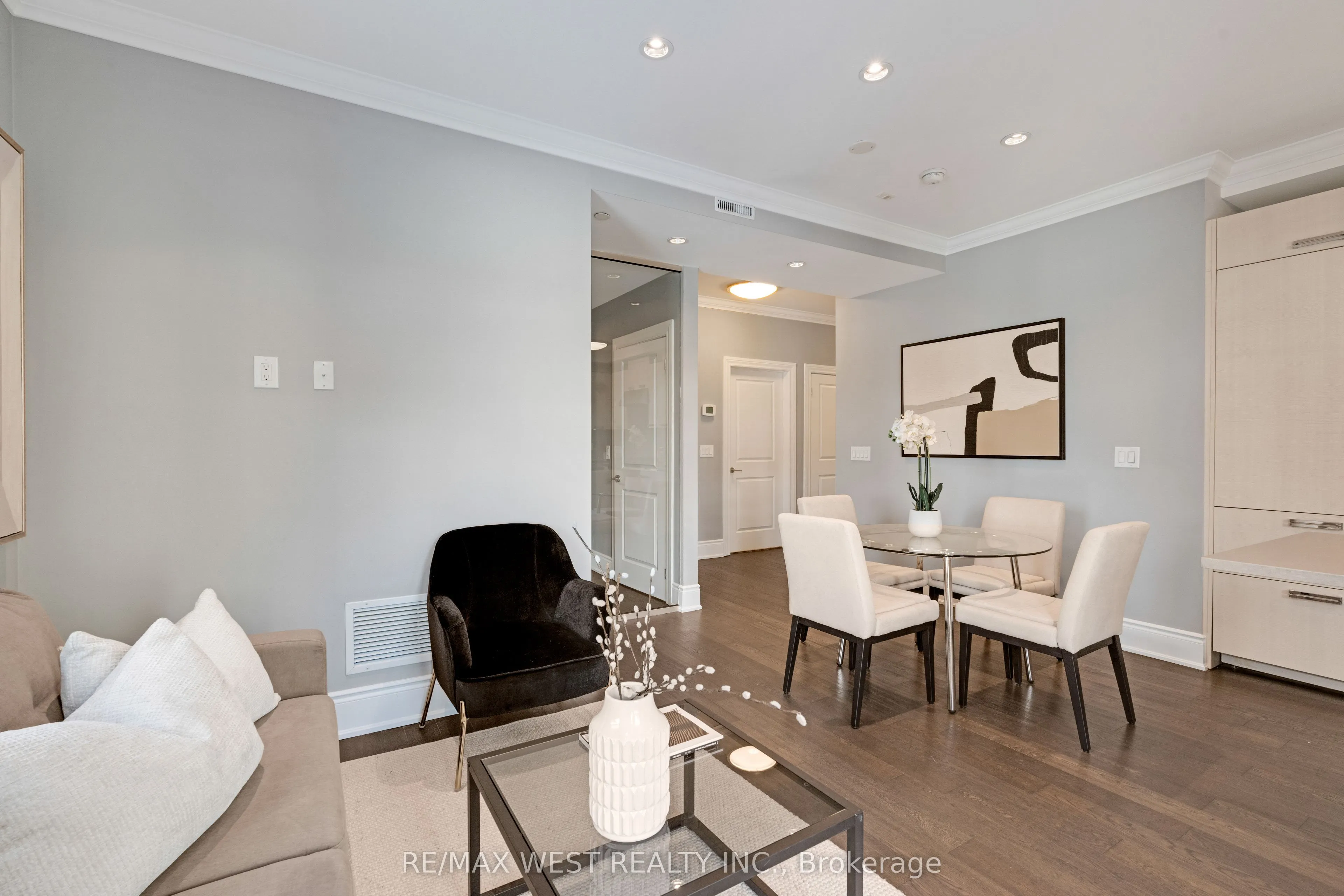 10360 Islington Avenue, #201