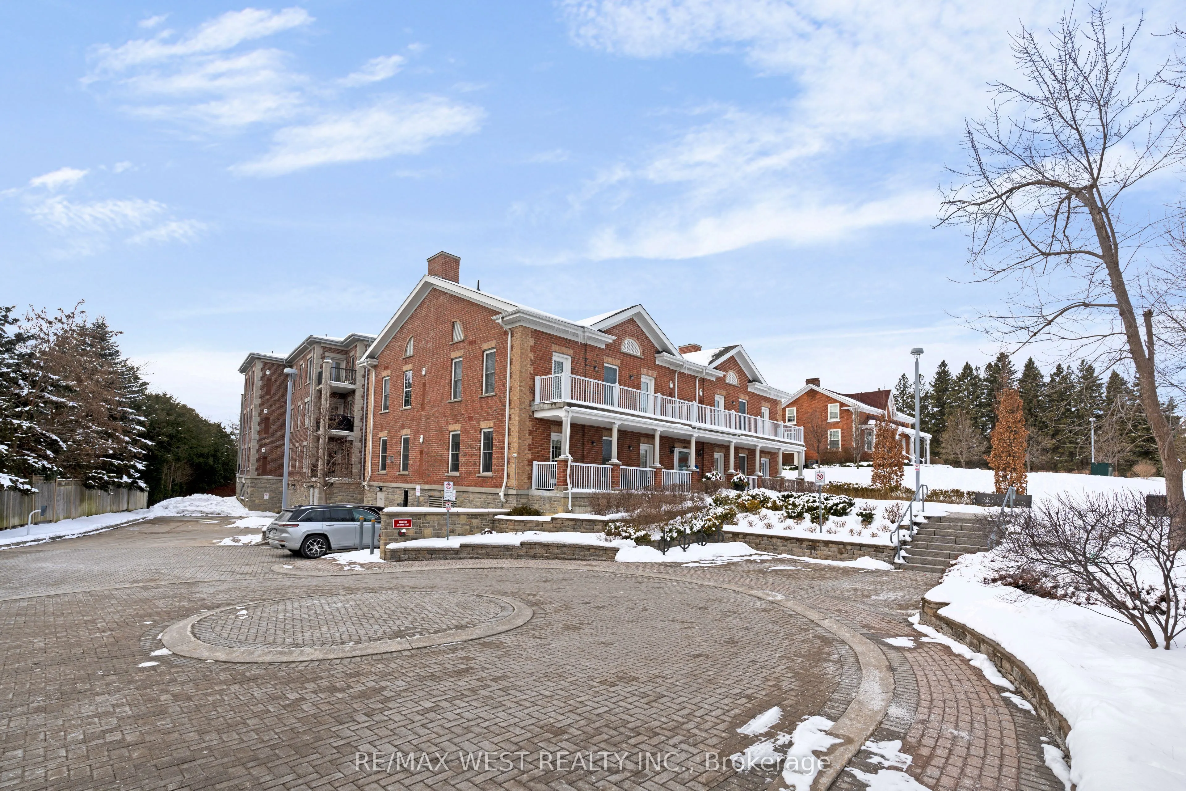 10360 Islington Avenue, #201