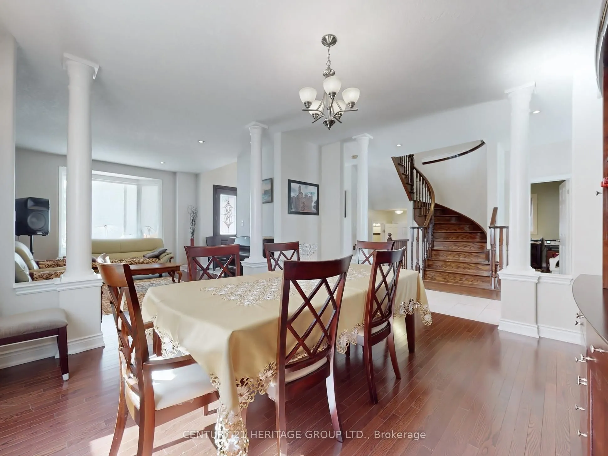 896 Booth Avenue