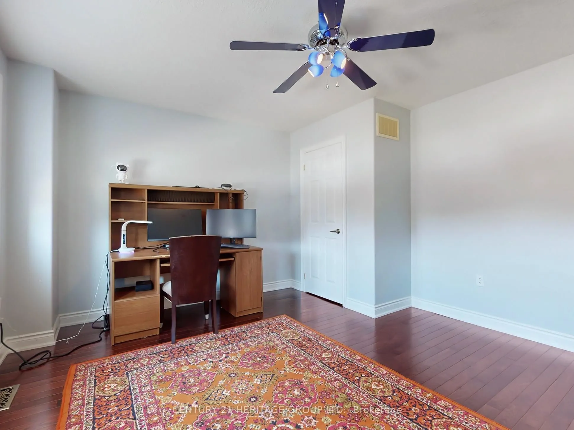 896 Booth Avenue