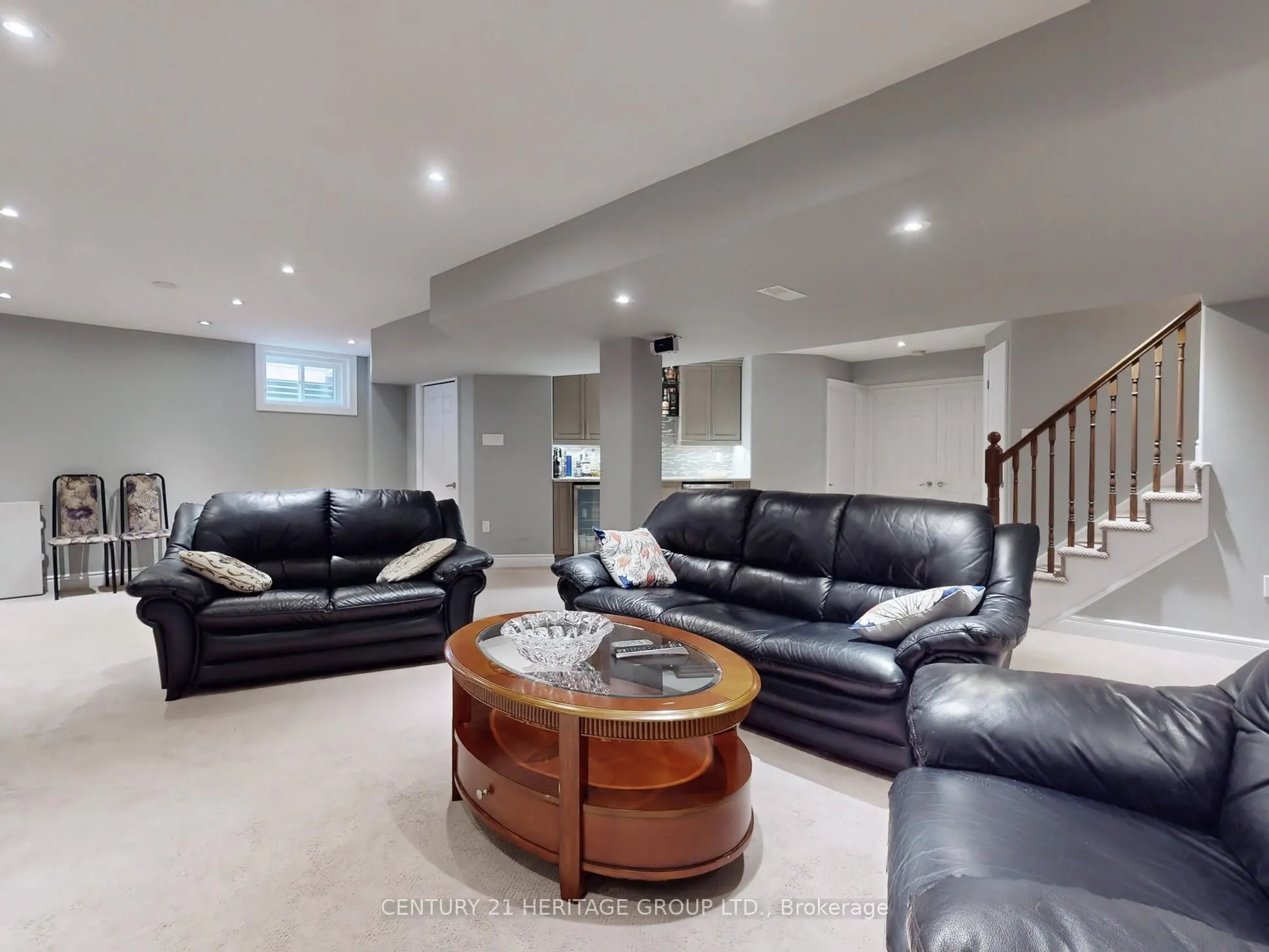 896 Booth Avenue
