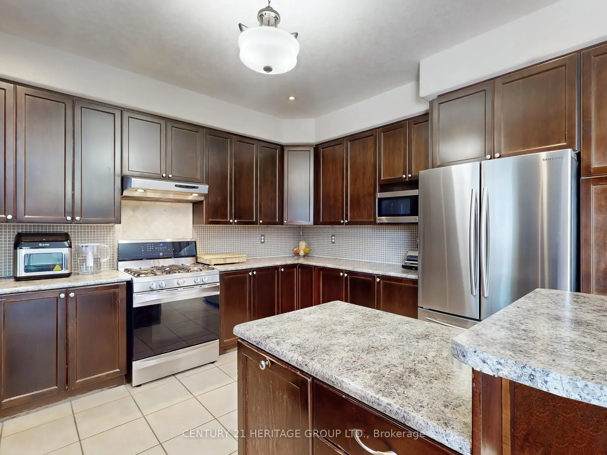 896 Booth Avenue