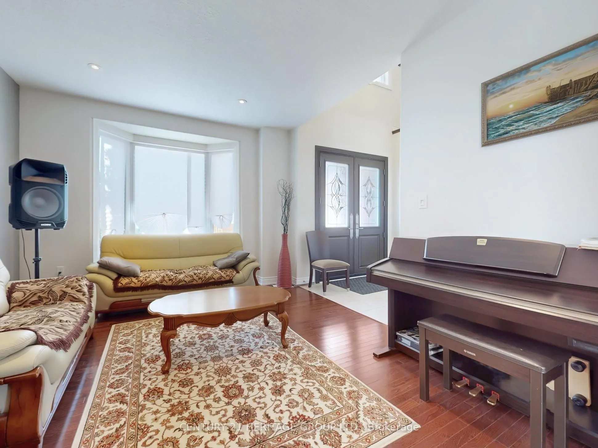 896 Booth Avenue