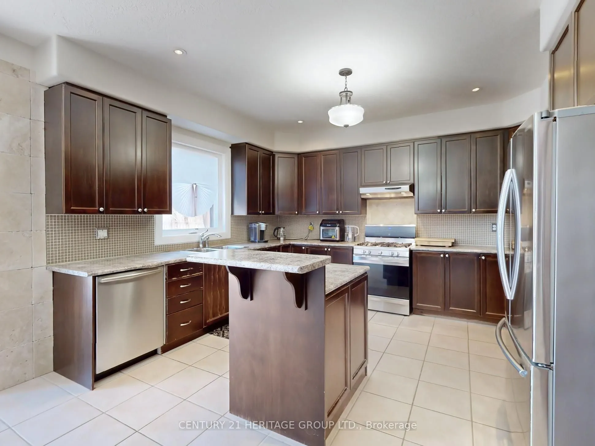896 Booth Avenue