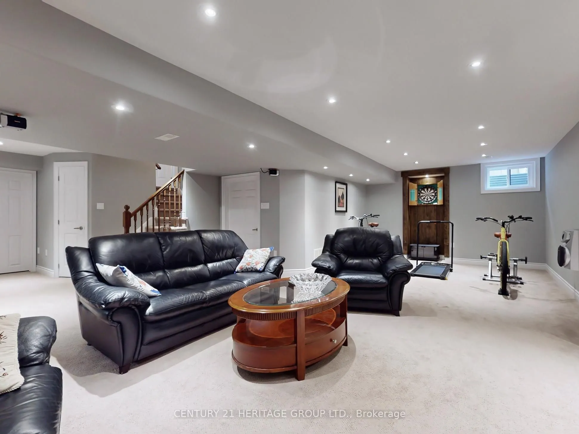 896 Booth Avenue