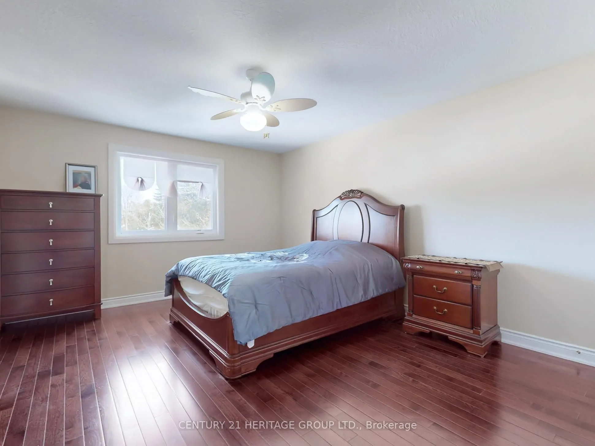 896 Booth Avenue