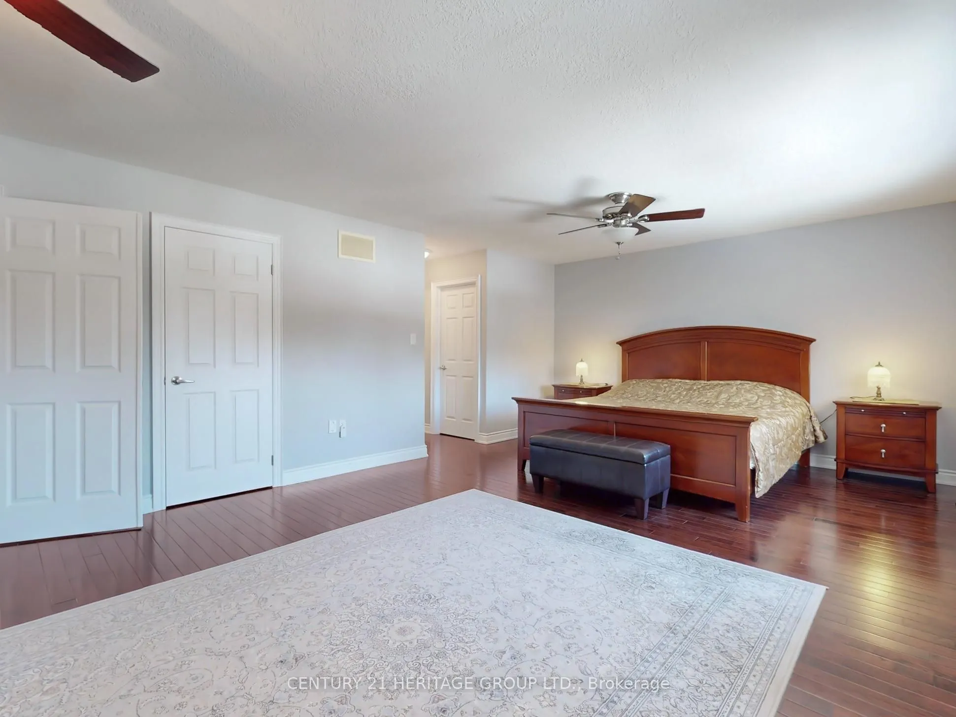 896 Booth Avenue