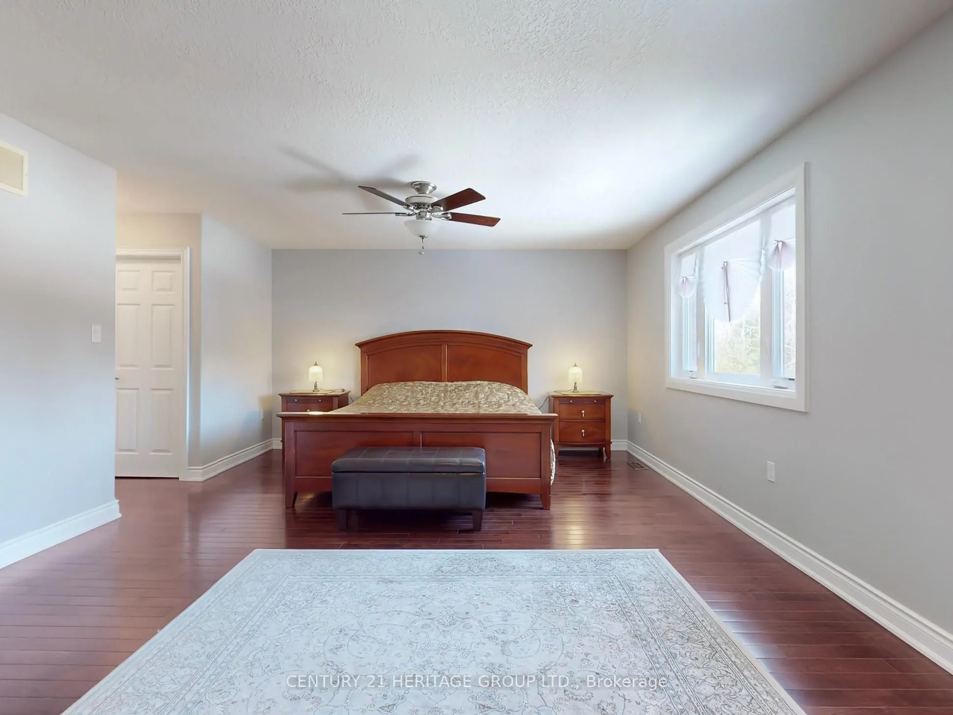 896 Booth Avenue