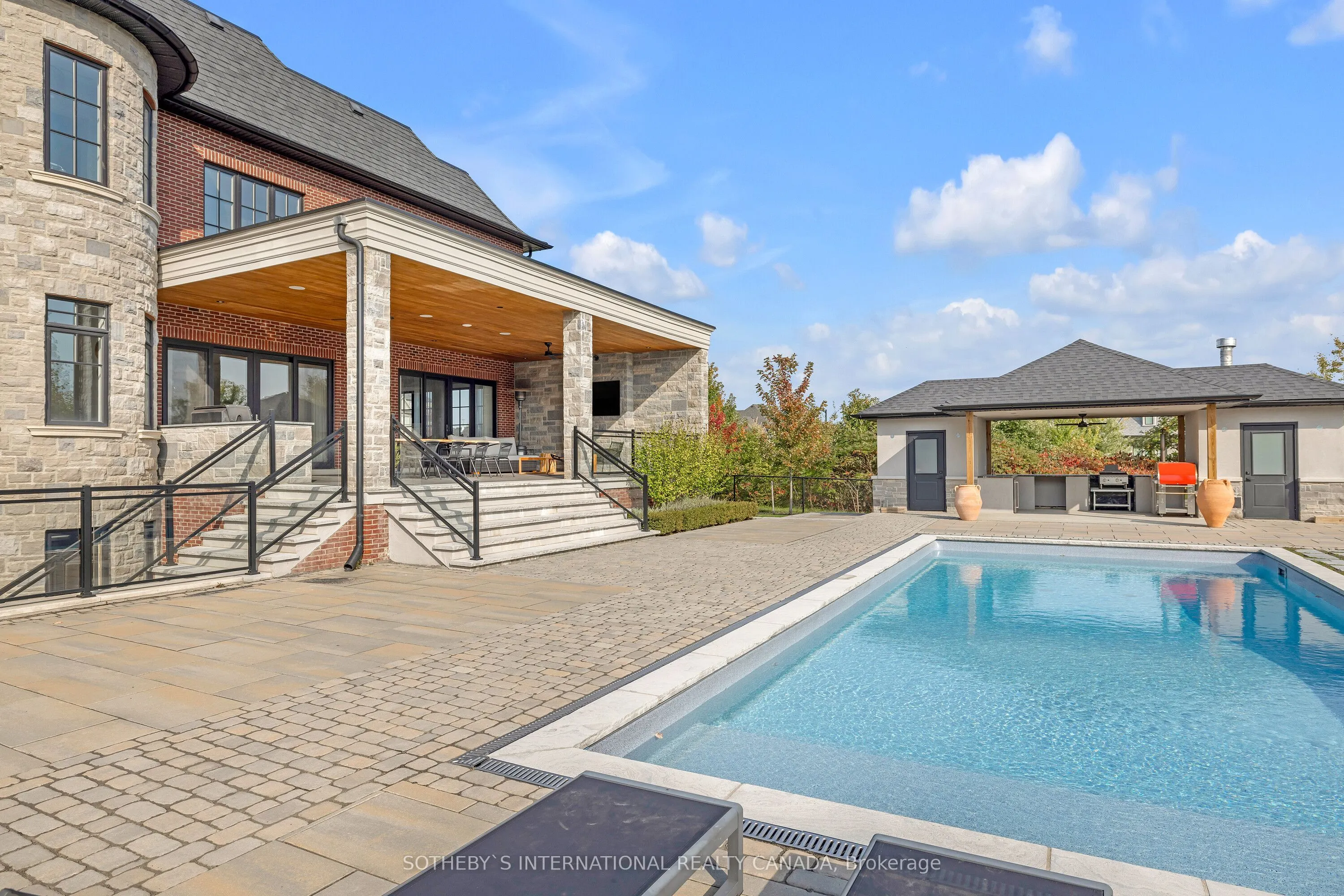 165 Northern Pines Boulevard