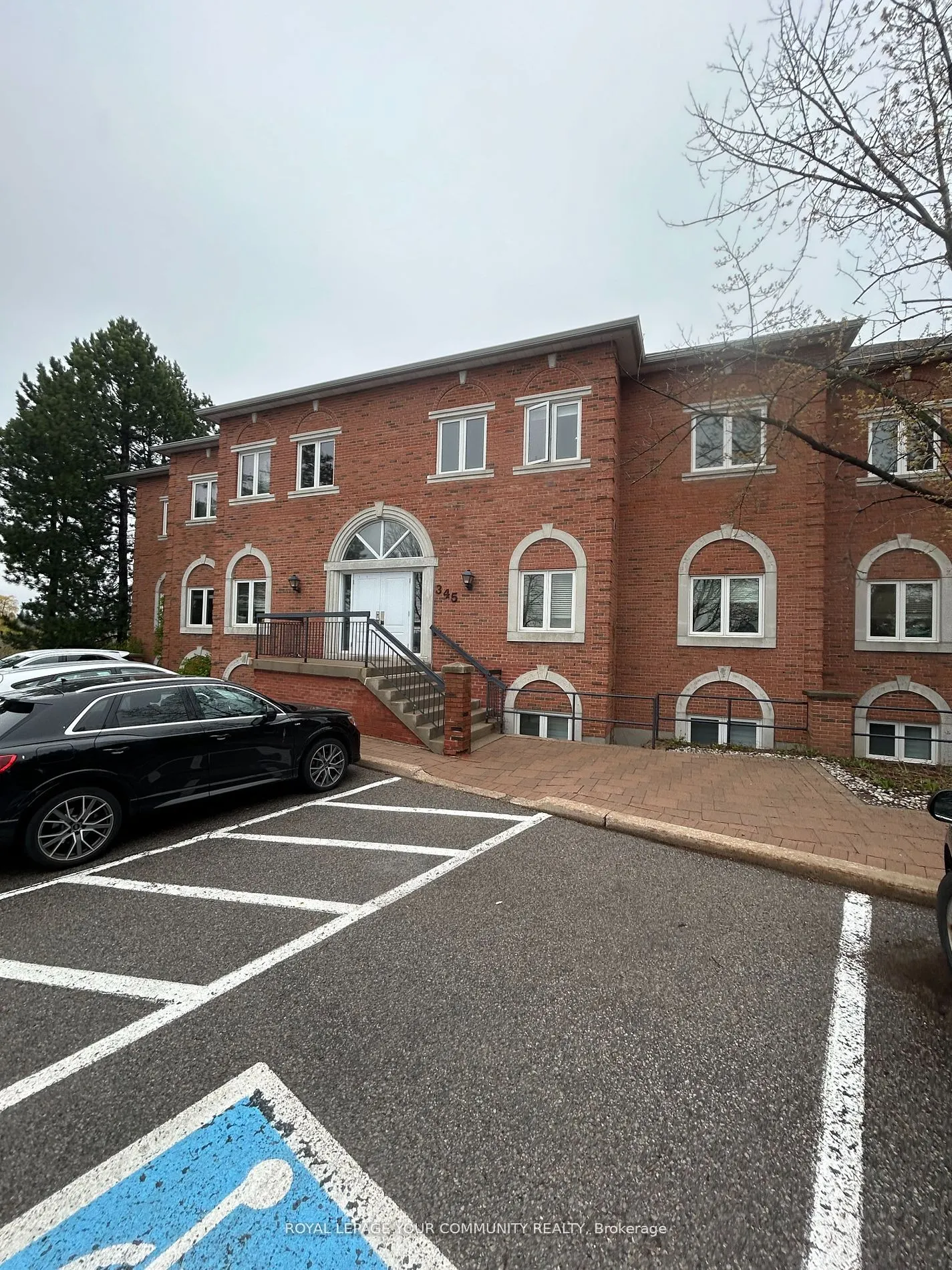 345 Renfrew Drive, #301