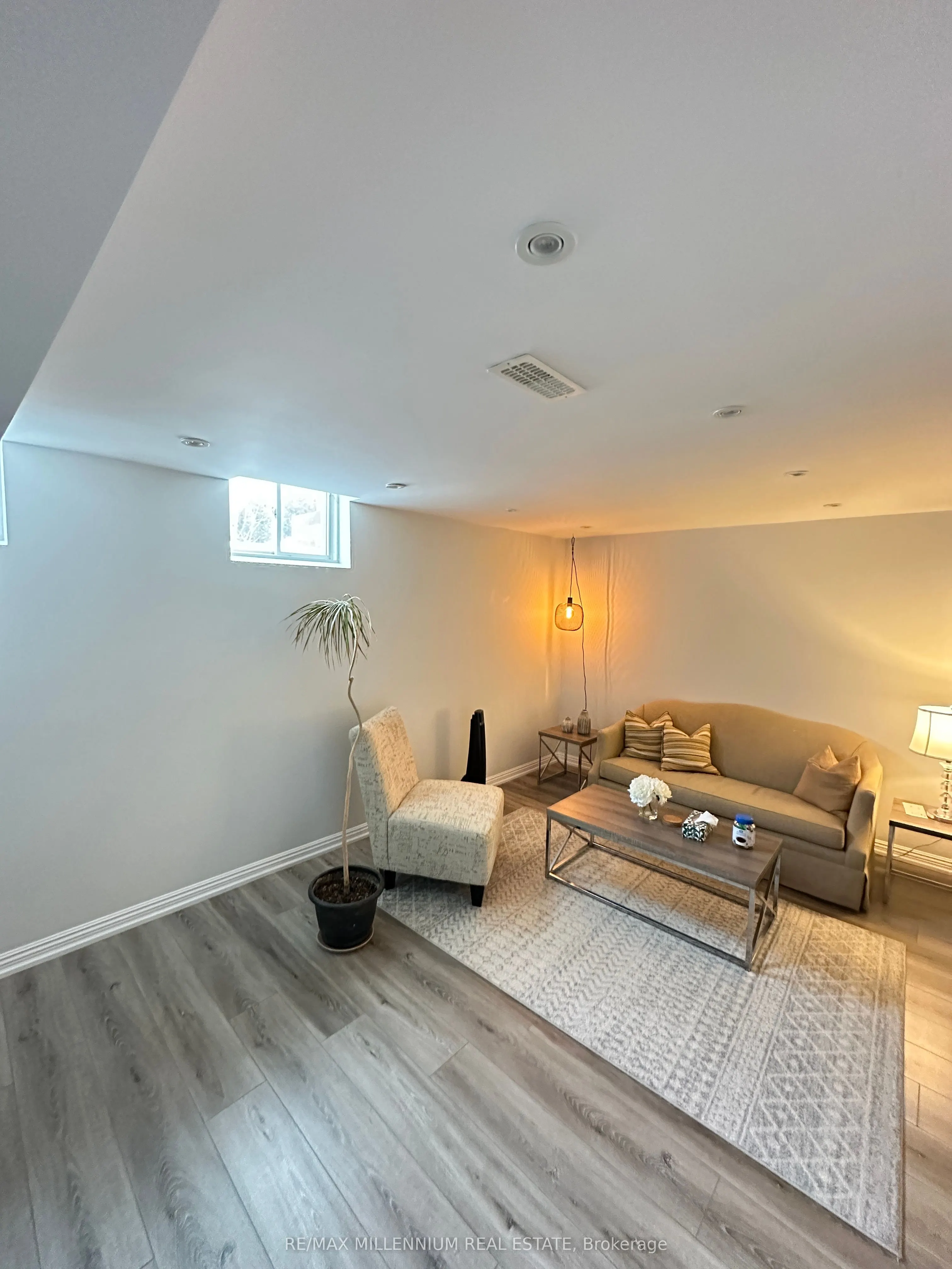 72 Sir Sanford Fleming Way