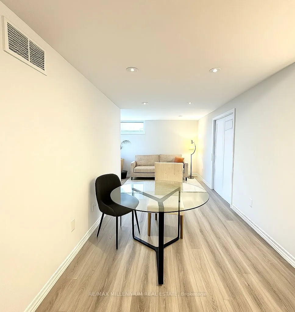 72 Sir Sanford Fleming Way