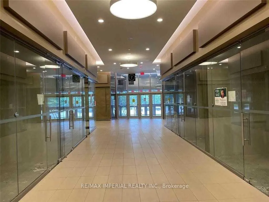 9390 Woodbine Avenue, #1B35