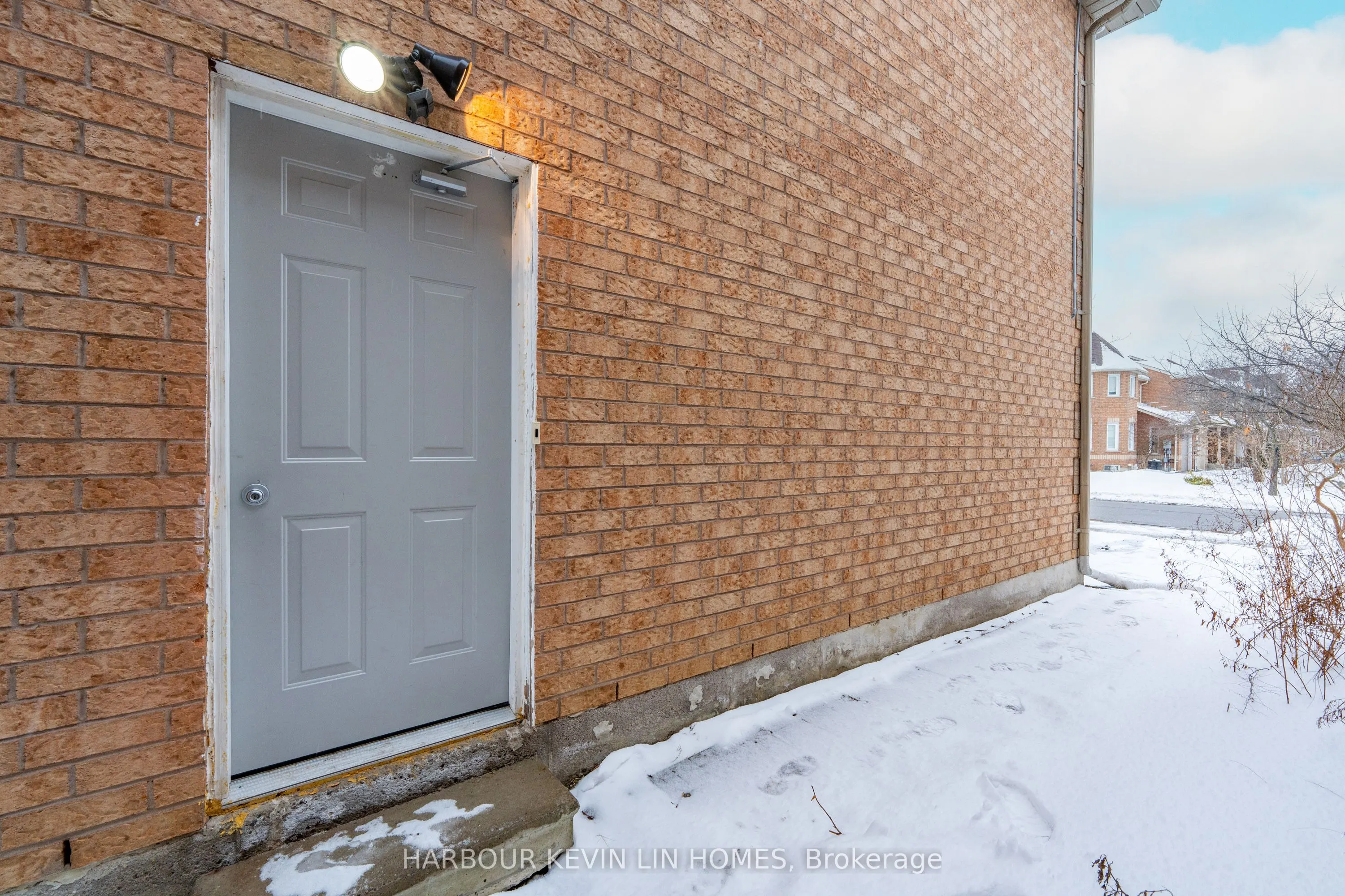 Main - 67 Sunridge Street