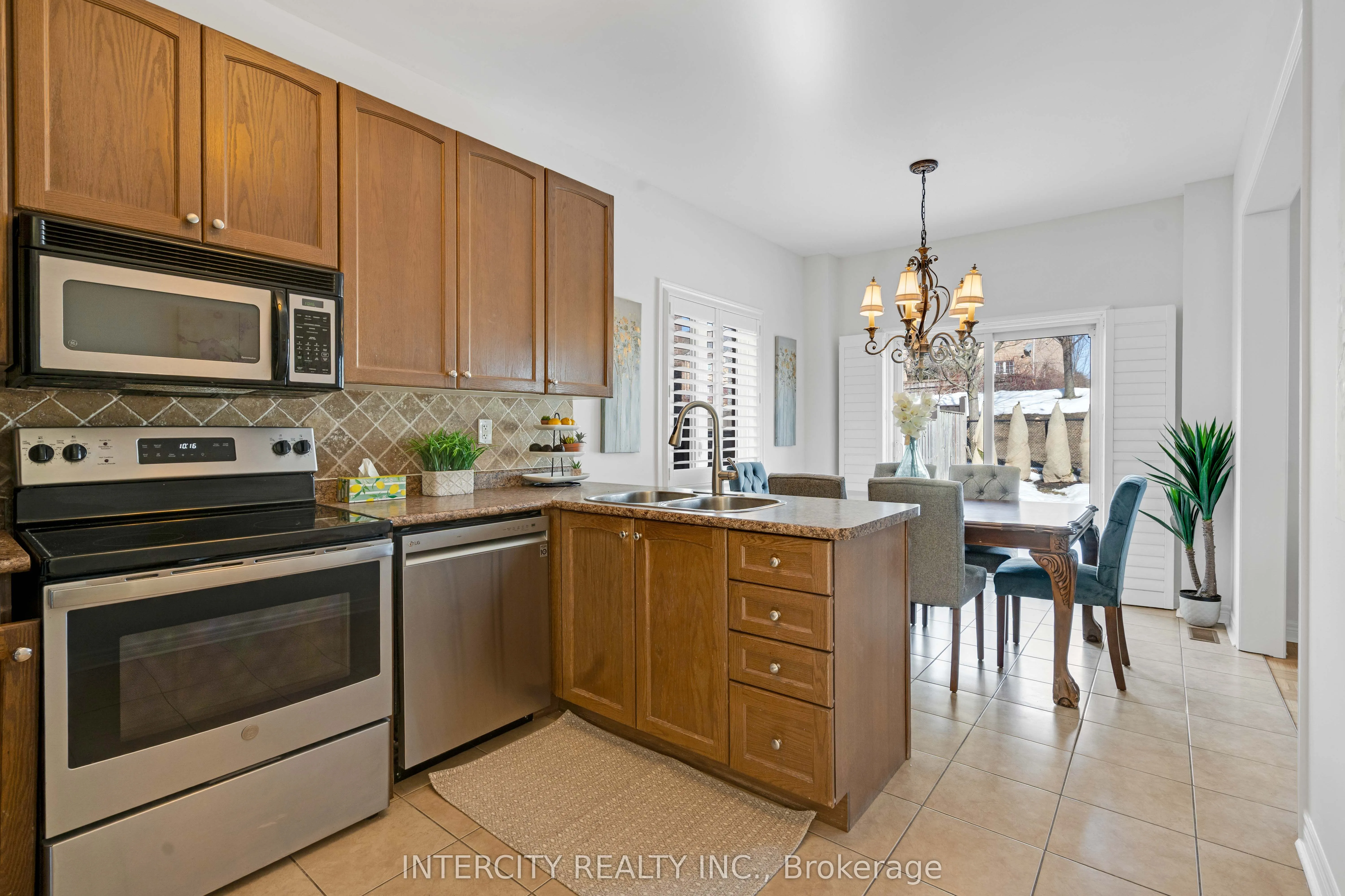88 Canyon Gate Crescent