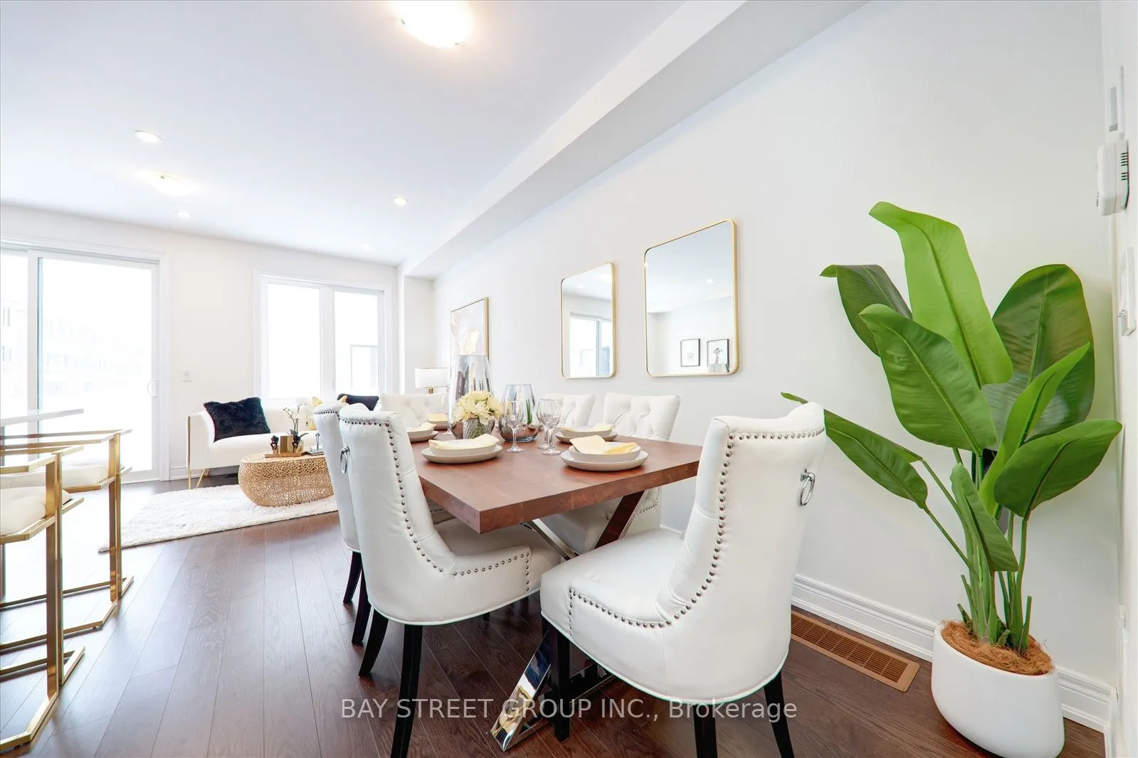 12 SCHMELTZER Crescent