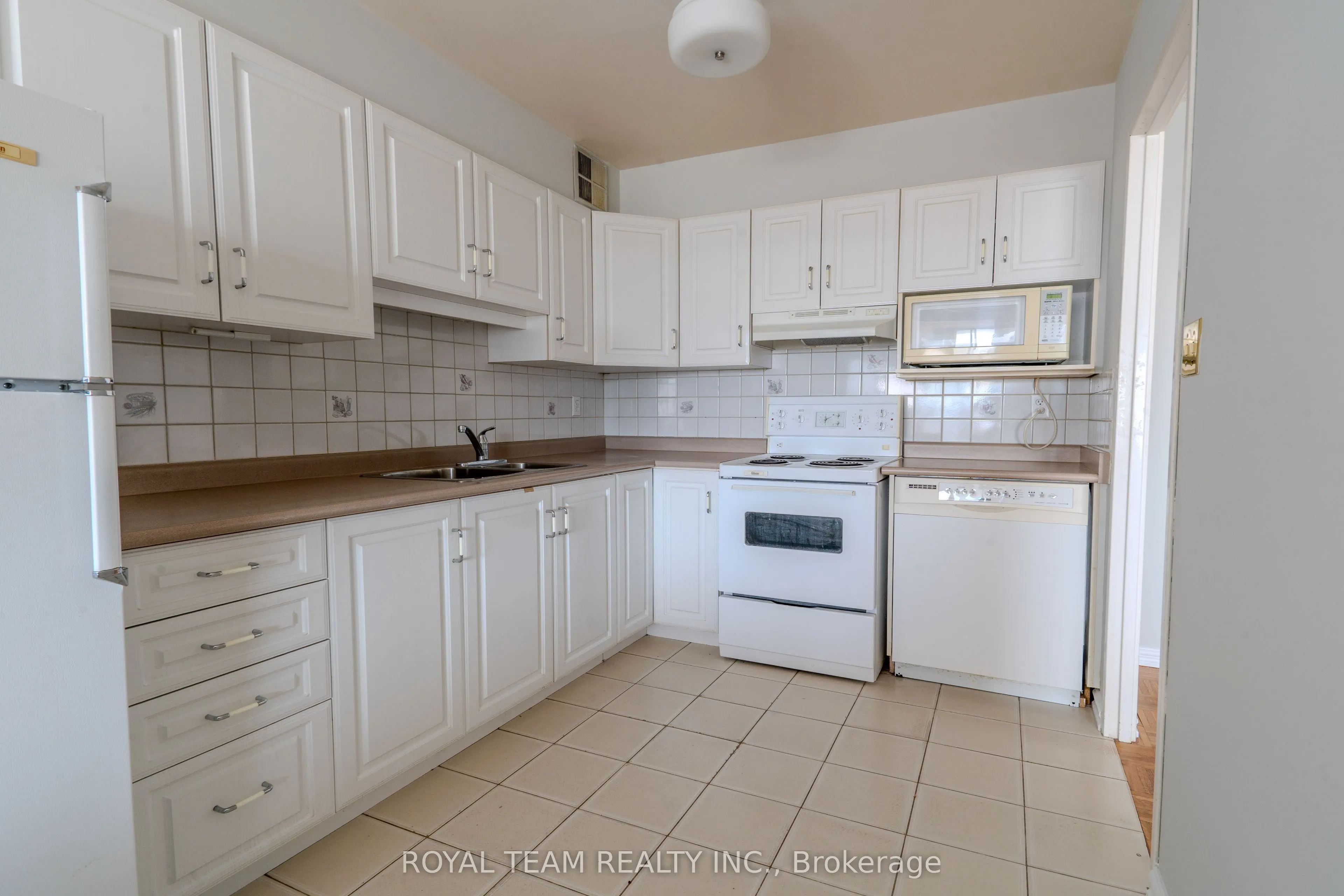 50 Baif Boulevard, #706
