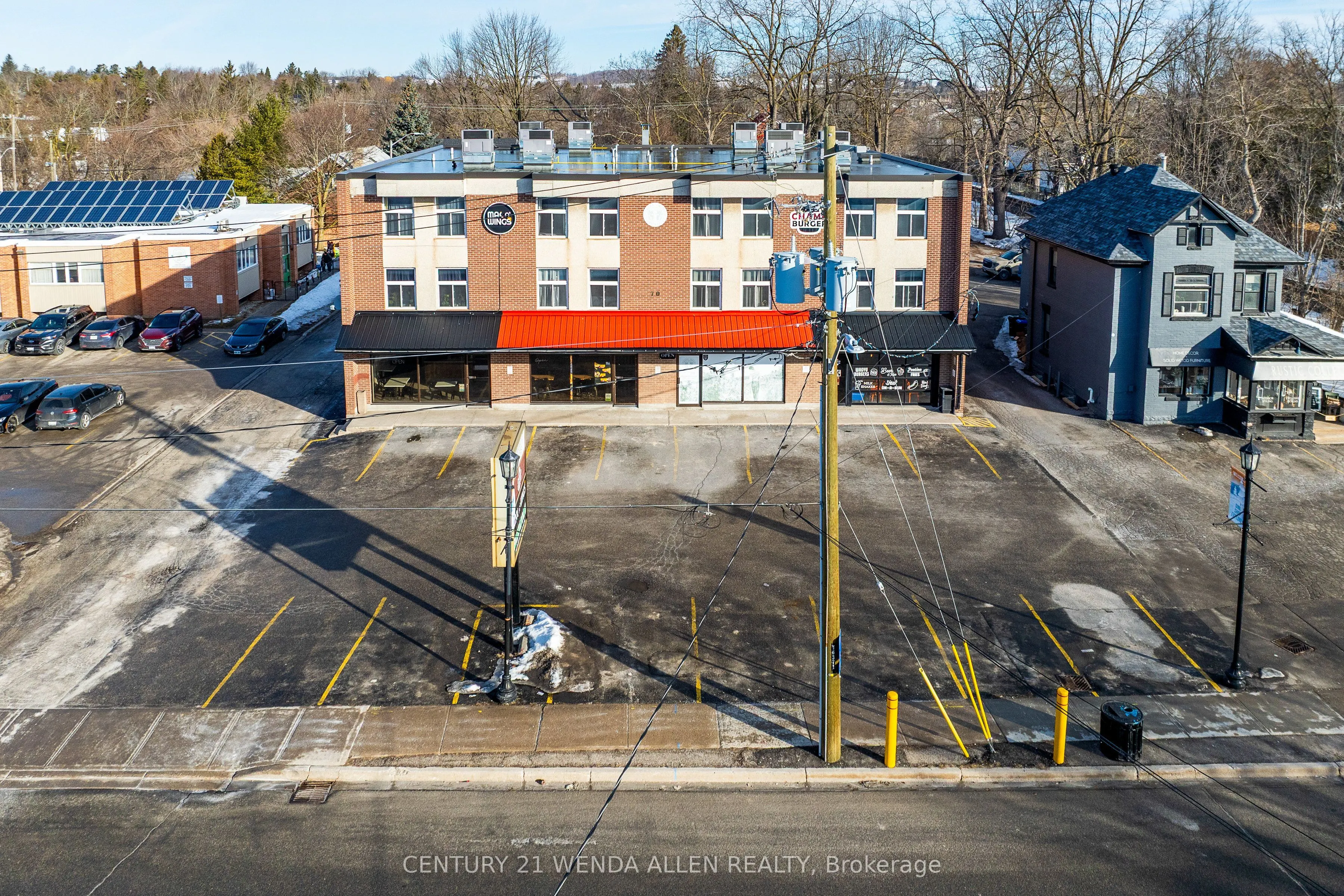 70 Victoria Street E