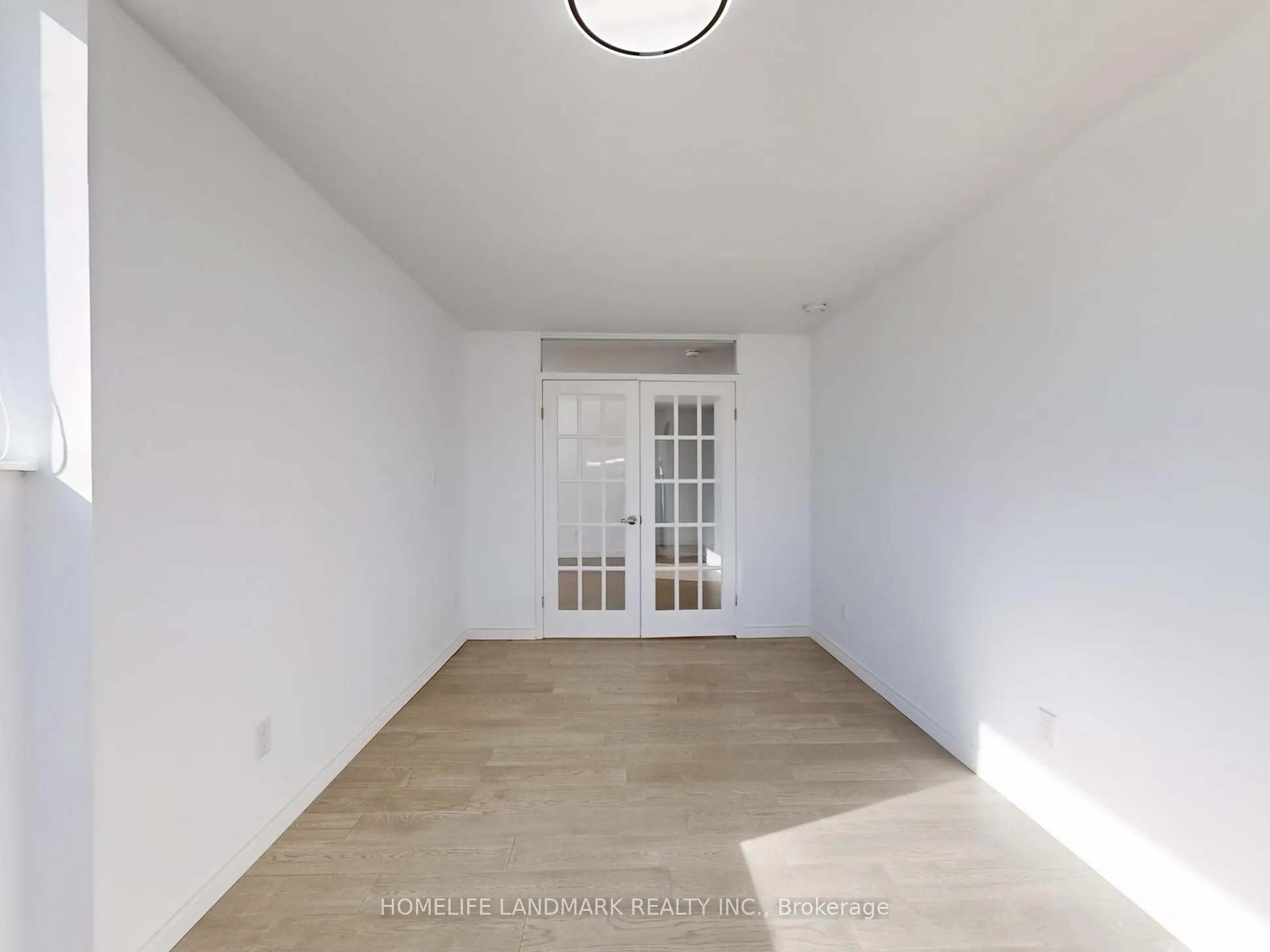 326 Major Mackenzie Drive E, #102