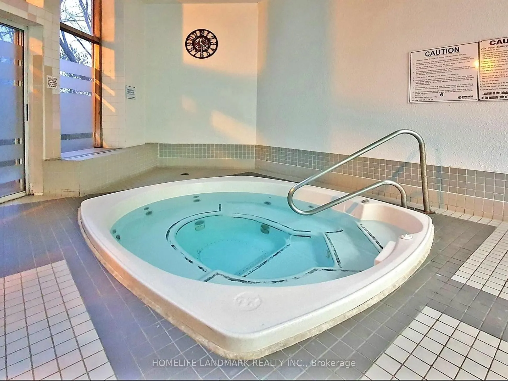 326 Major Mackenzie Drive E, #102