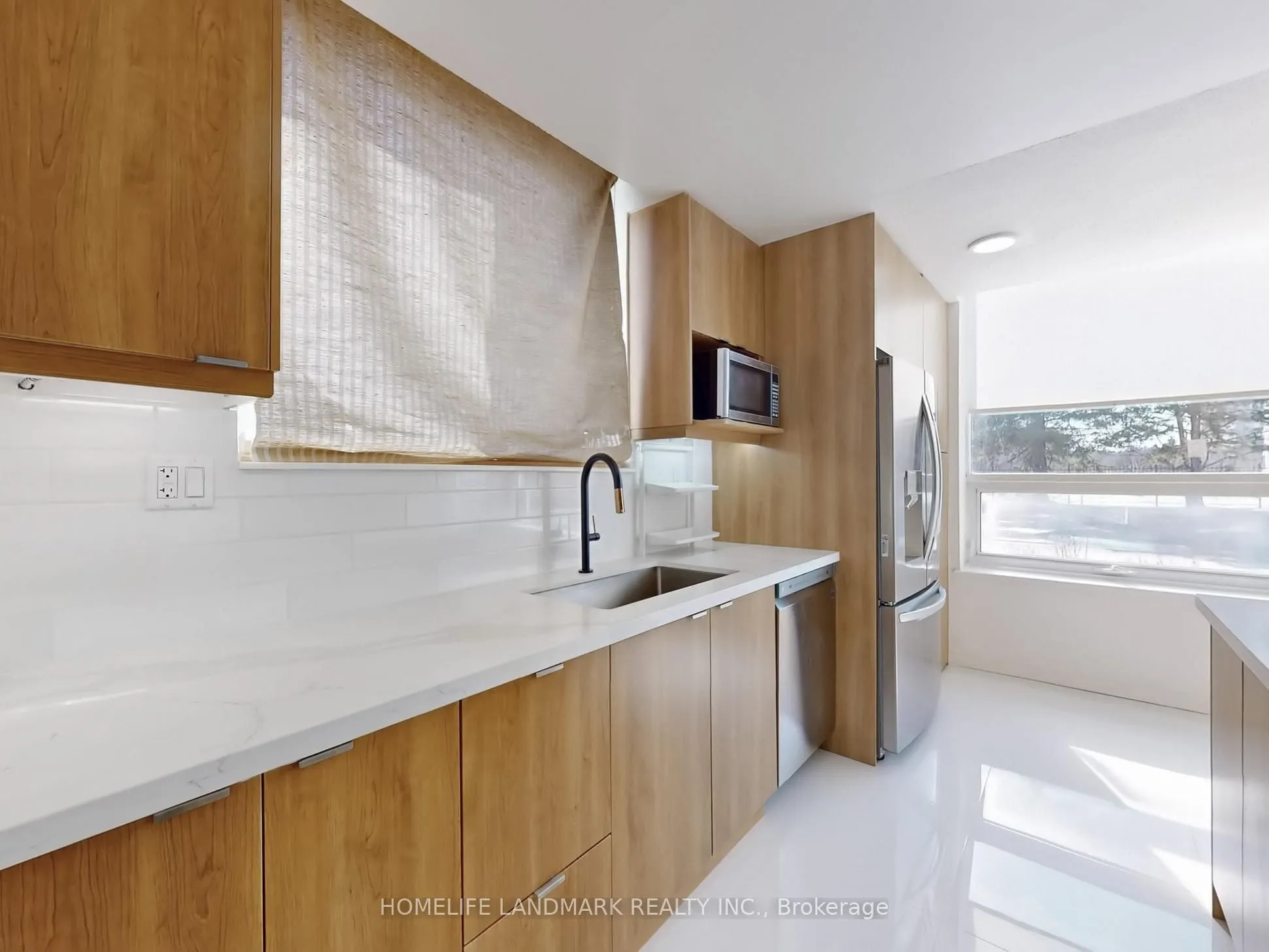 326 Major Mackenzie Drive E, #102