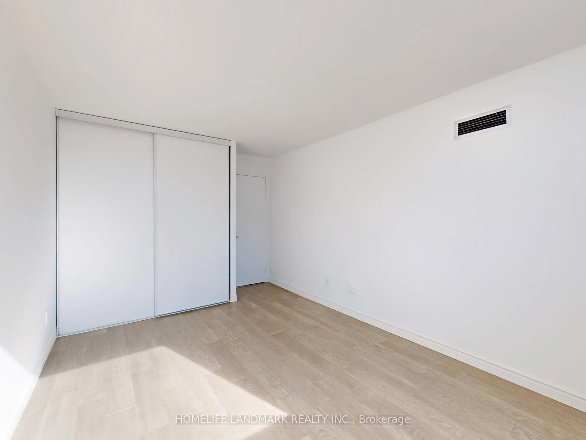 326 Major Mackenzie Drive E, #102